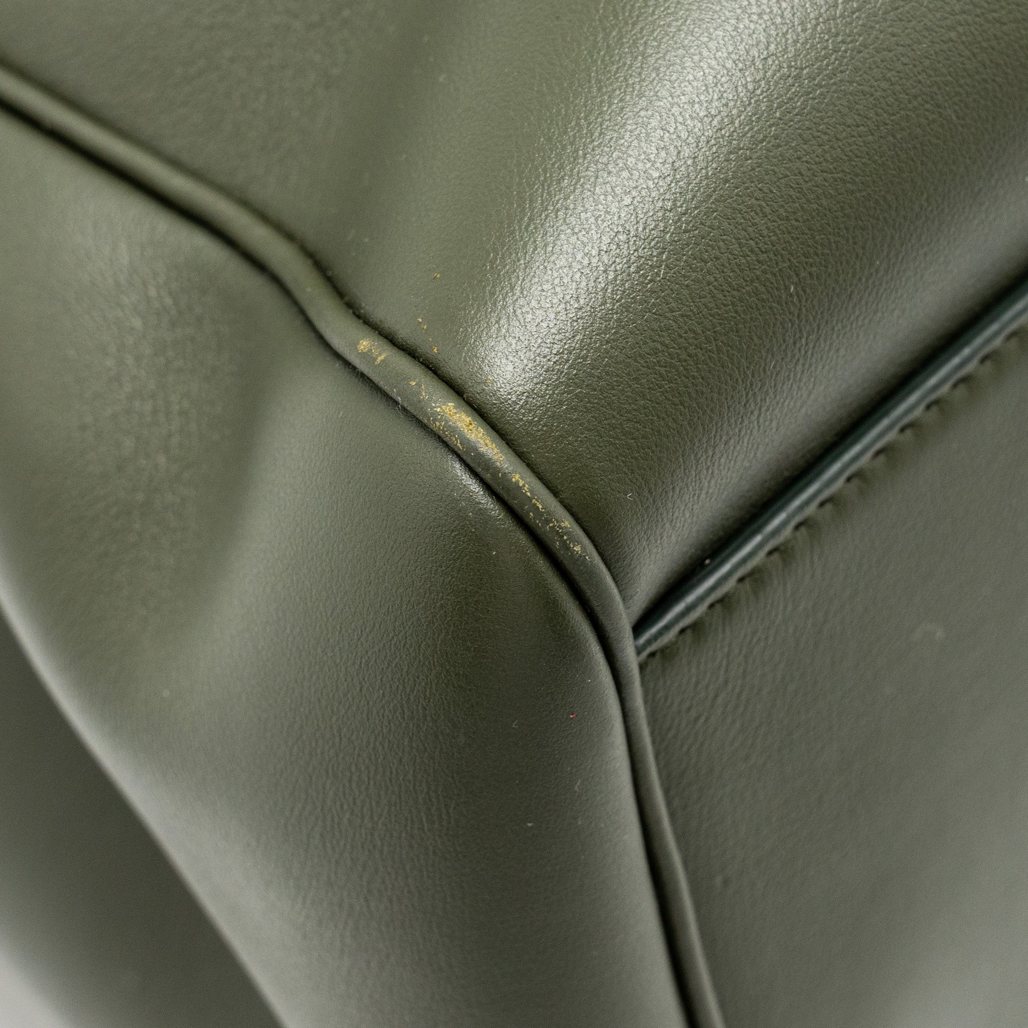 CELINE LARGE SOFT 16 BAG SMOOTH CALFSKIN DARK GREEN GHW