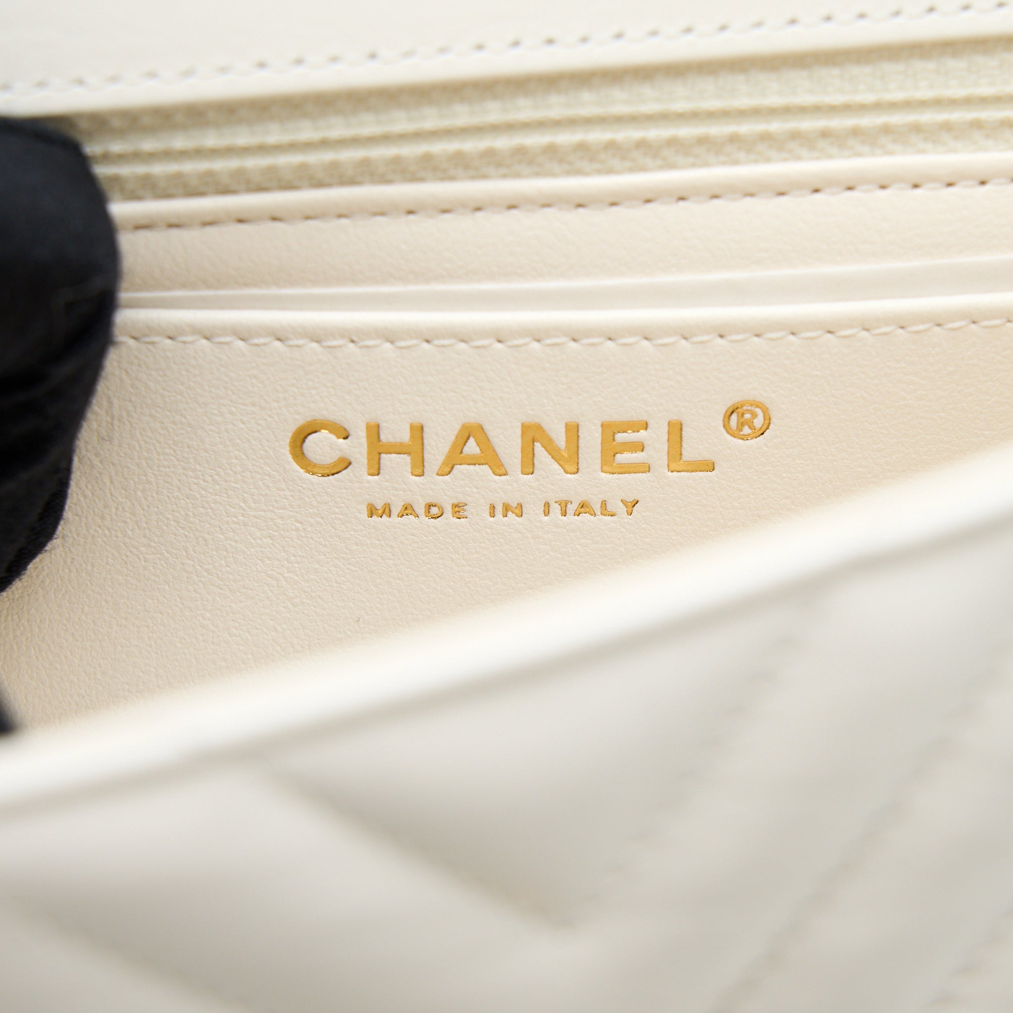 CHANEL MINI 2.55 REISSUE CHEVRON FLAP BAG AGED CALFSKIN WHITE BRUSHED GHW (MICROCHIP)