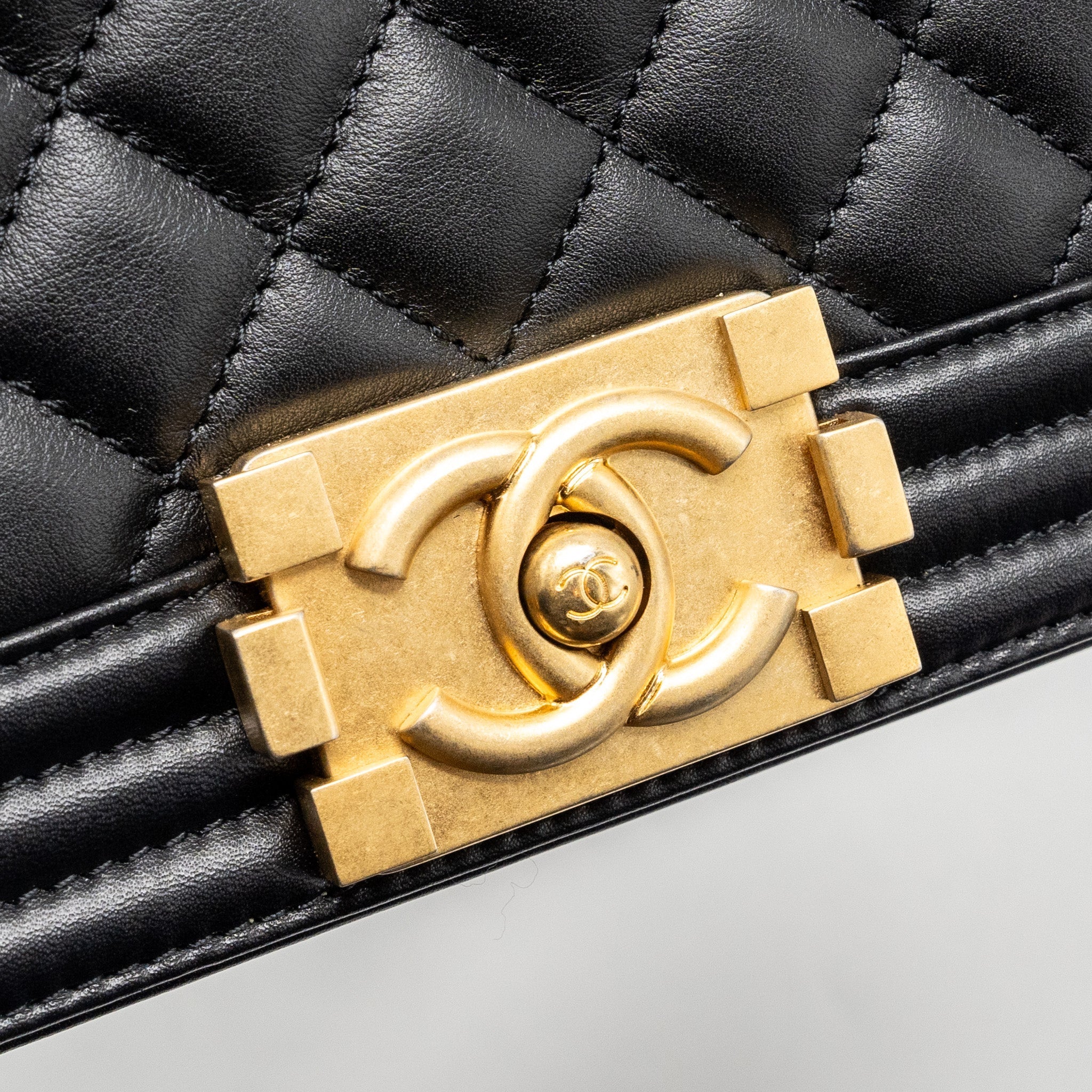 CHANEL MEDIUM BOY BAG SMOOTH CALFSKIN BLACK GHW (MICROCHIP)