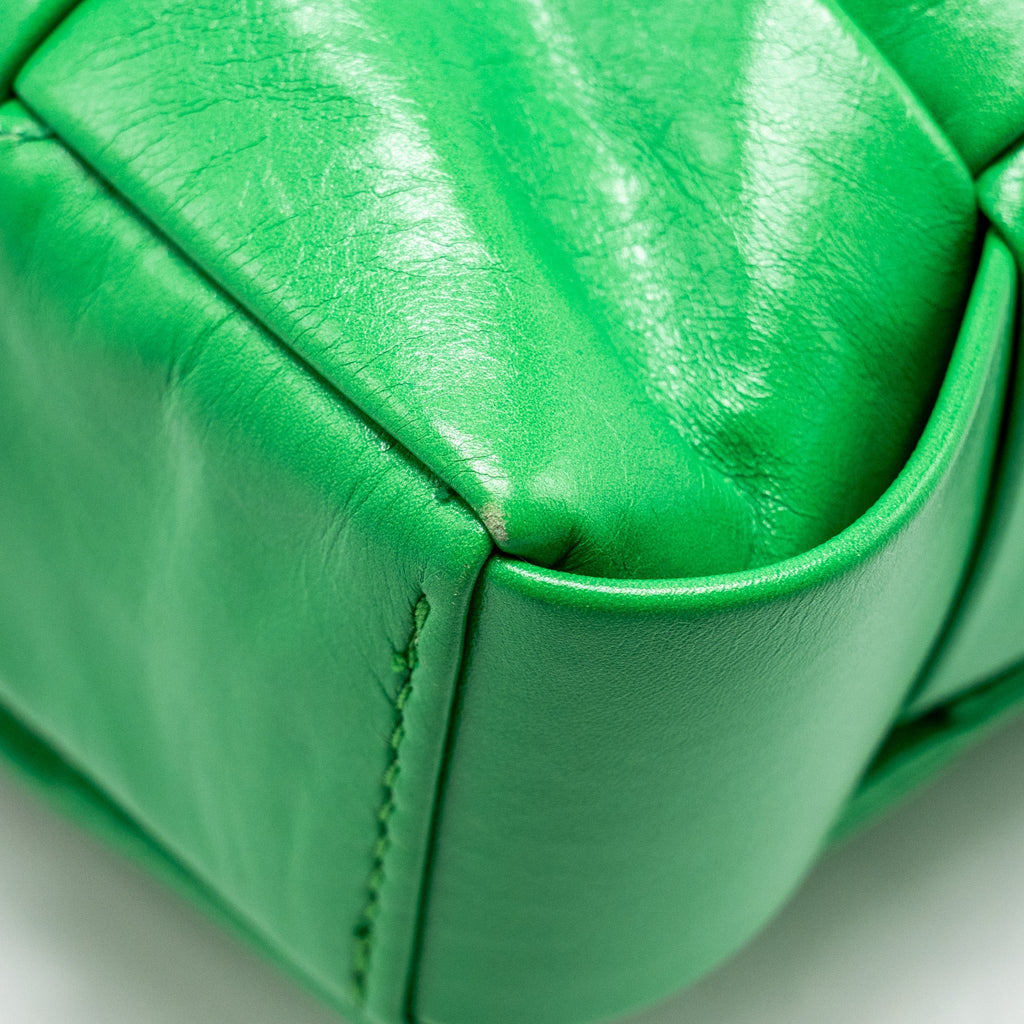 BOTTEGA VENETA MAXI CASSETTE BAG LAMBSKIN GREEN SHW