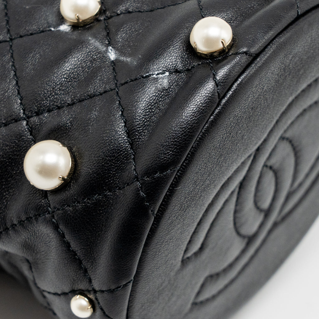 CHANEL ABOUT PEARLS QUILTED DRAWSTRING BUCKET BAG LAMBSKIN BLACK LGHW
