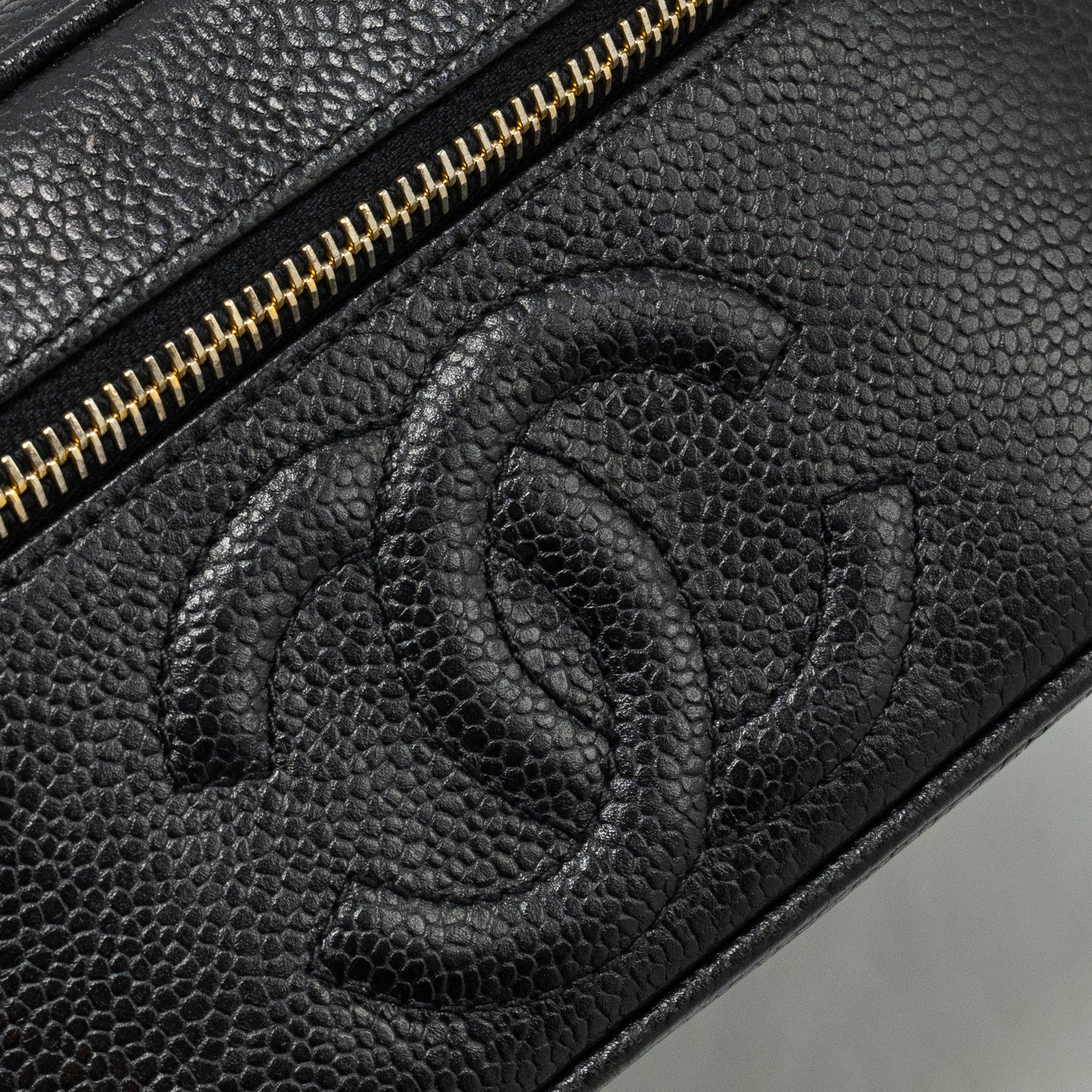 CHANEL VINTAGE VANITY CASE CAVIAR BLACK GHW