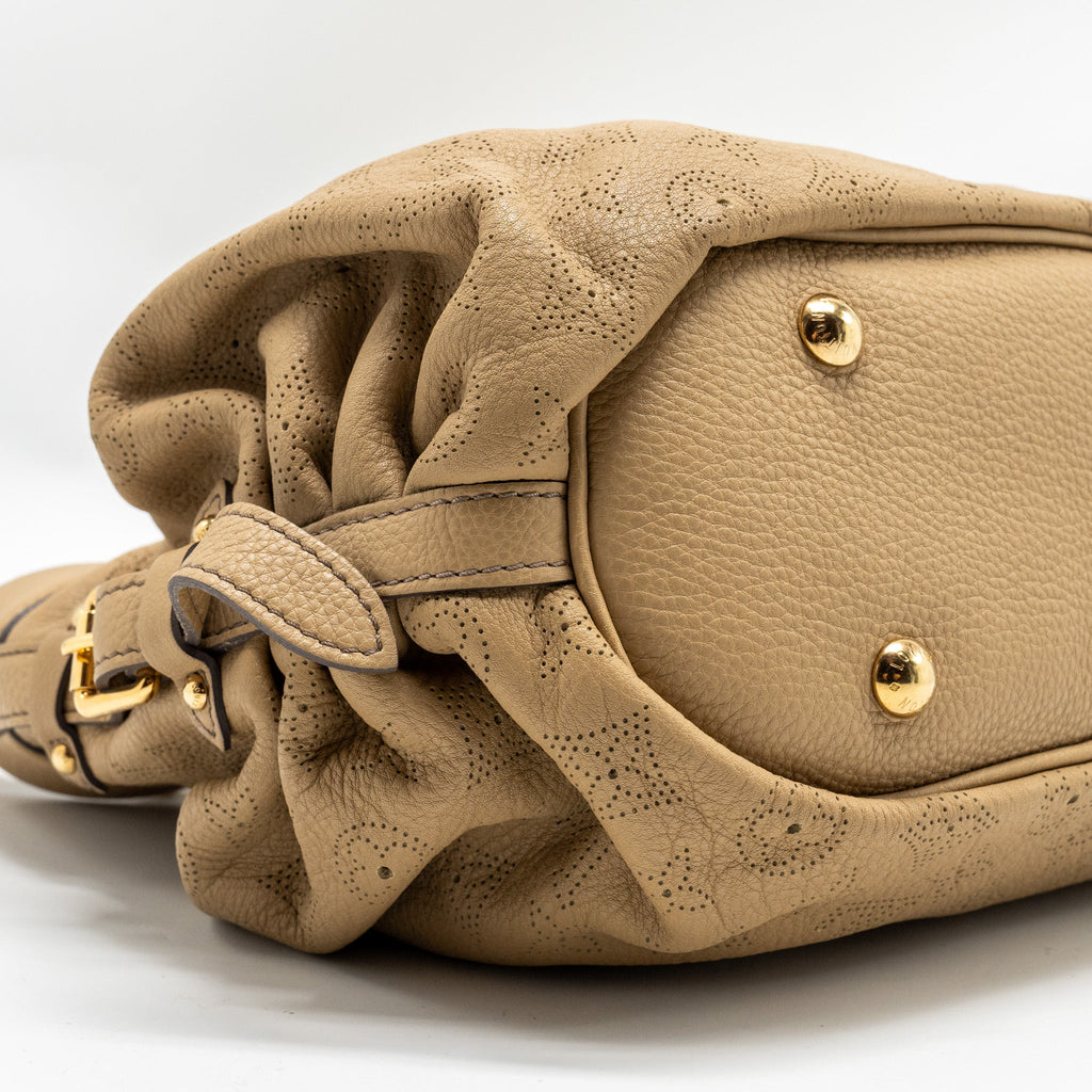 LOUIS VUITTON MAHINA HOBO BAG CALFSKIN BEIGE GHW