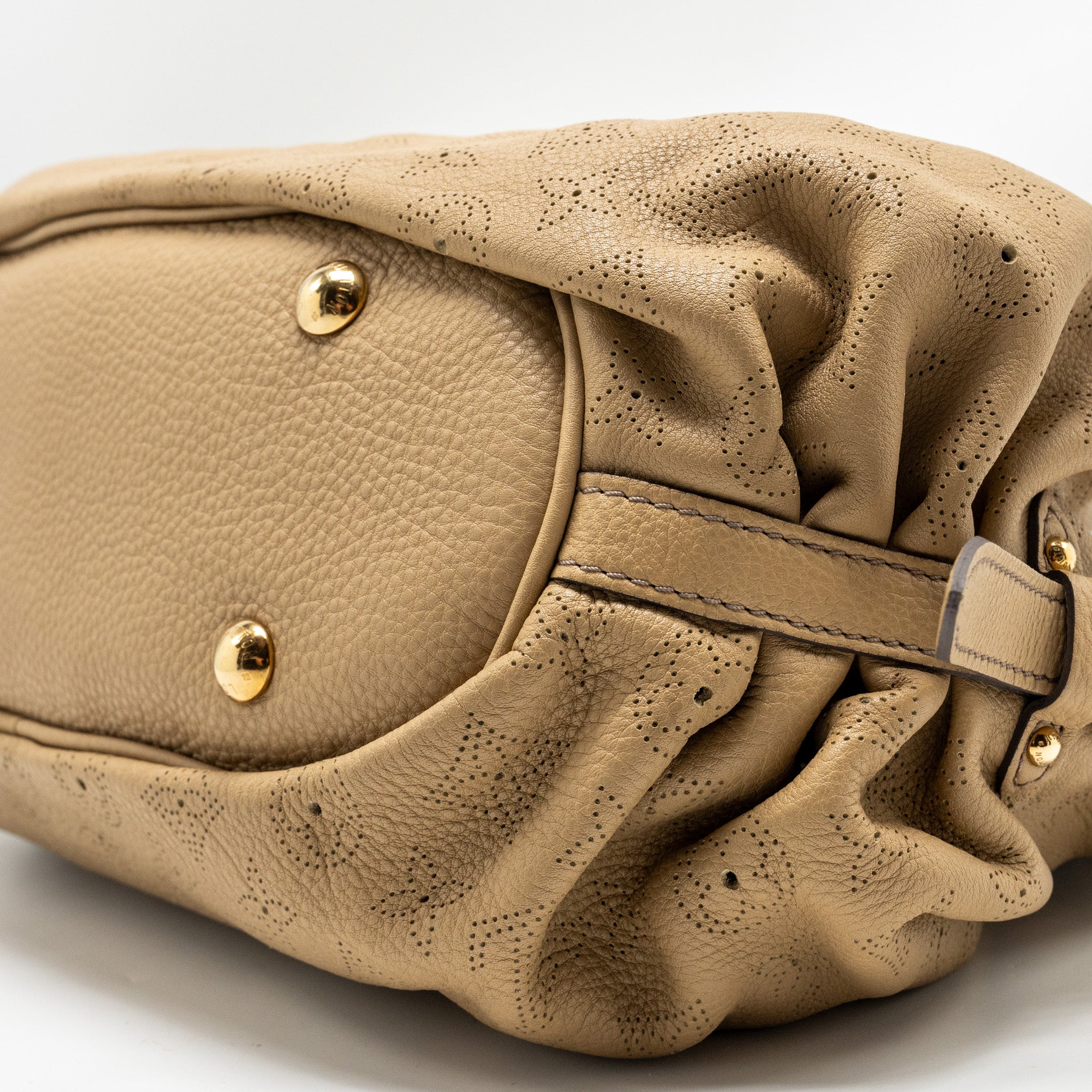 LOUIS VUITTON MAHINA HOBO BAG CALFSKIN BEIGE GHW
