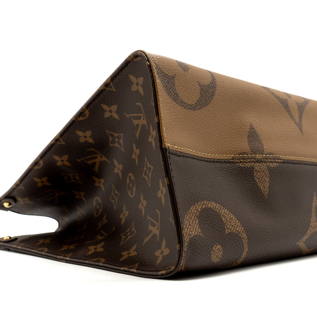 LOUIS VUITTON ONTHEGO MM MONOGRAM CANVAS GHW