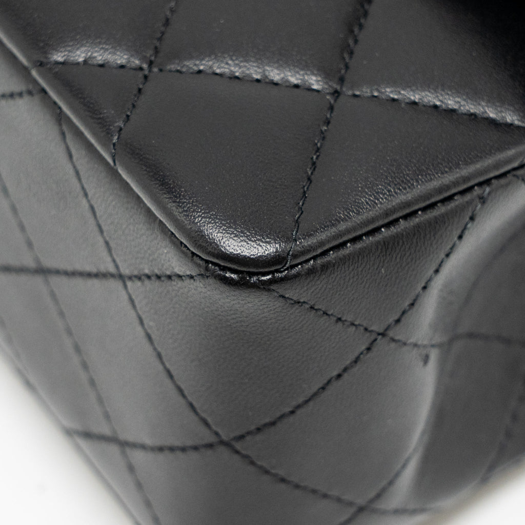 CHANEL SMALL CLASSIC DOUBLE FLAP BAG LAMBSKIN BLACK LGHW (MICROCHIP)