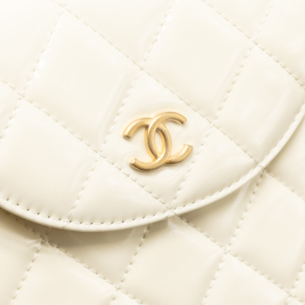 CHANEL ROUND CLUTCH PATENT LEATHER WHITE GHW (MICROCHIP)