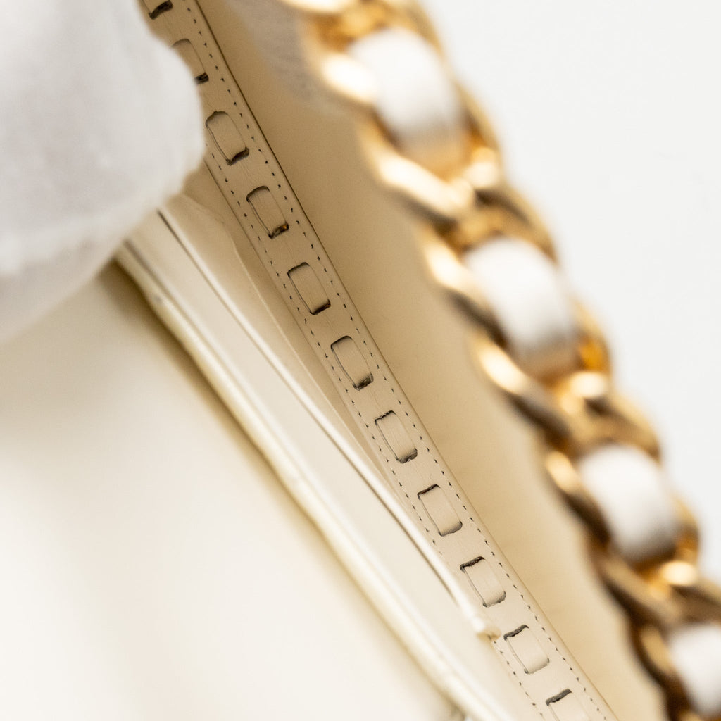 CHANEL ROUND CLUTCH PATENT LEATHER WHITE GHW (MICROCHIP)