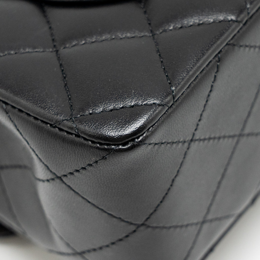 CHANEL SMALL CLASSIC DOUBLE FLAP BAG LAMBSKIN BLACK LGHW (MICROCHIP)