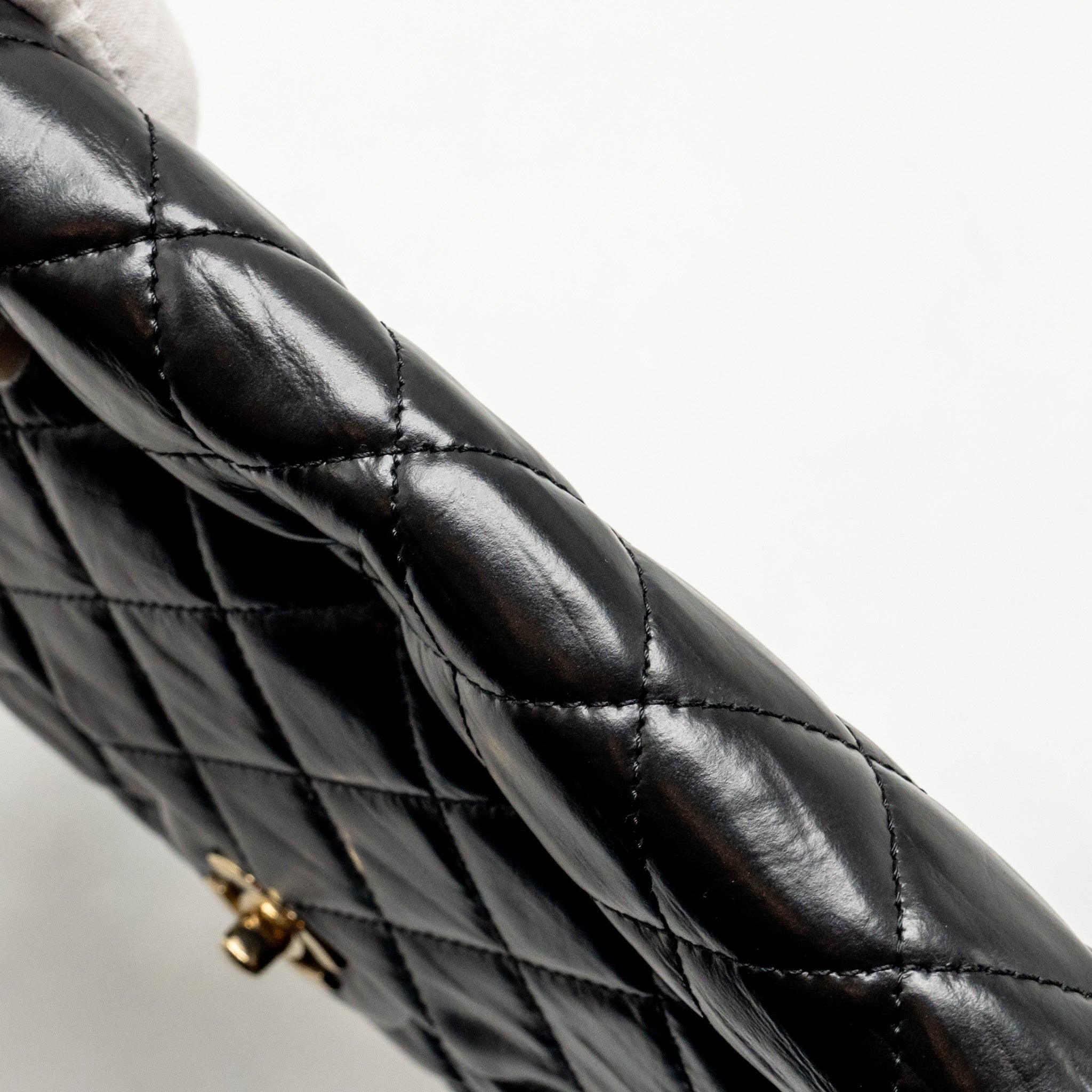 CHANEL 23A QUILTED FLAP CLUTCH CALFSKIN BLACK LGHW (MICROCHIP)