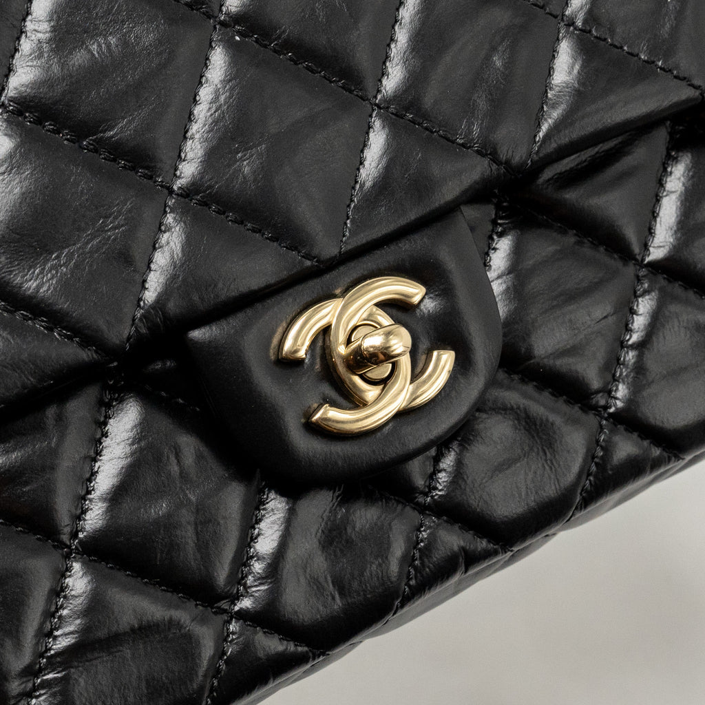 CHANEL 23A QUILTED FLAP CLUTCH CALFSKIN BLACK LGHW (MICROCHIP)