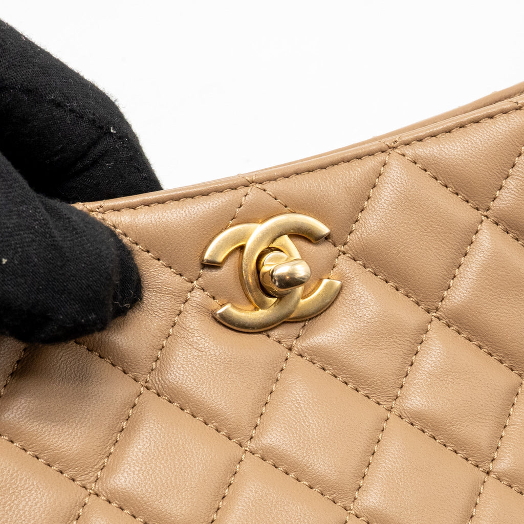 CHANEL PEARL CRUSH HOBO BAG LAMBSKIN BEIGE GHW (MICROCHIP)