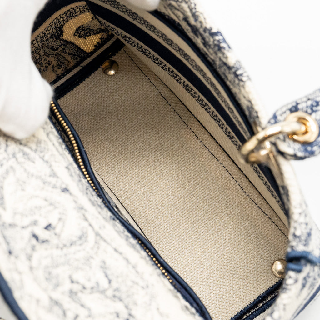 DIOR MEDIUM LADY D-LITE BAG TOILE DE JOUY EMBROIDERY BLUE LGHW