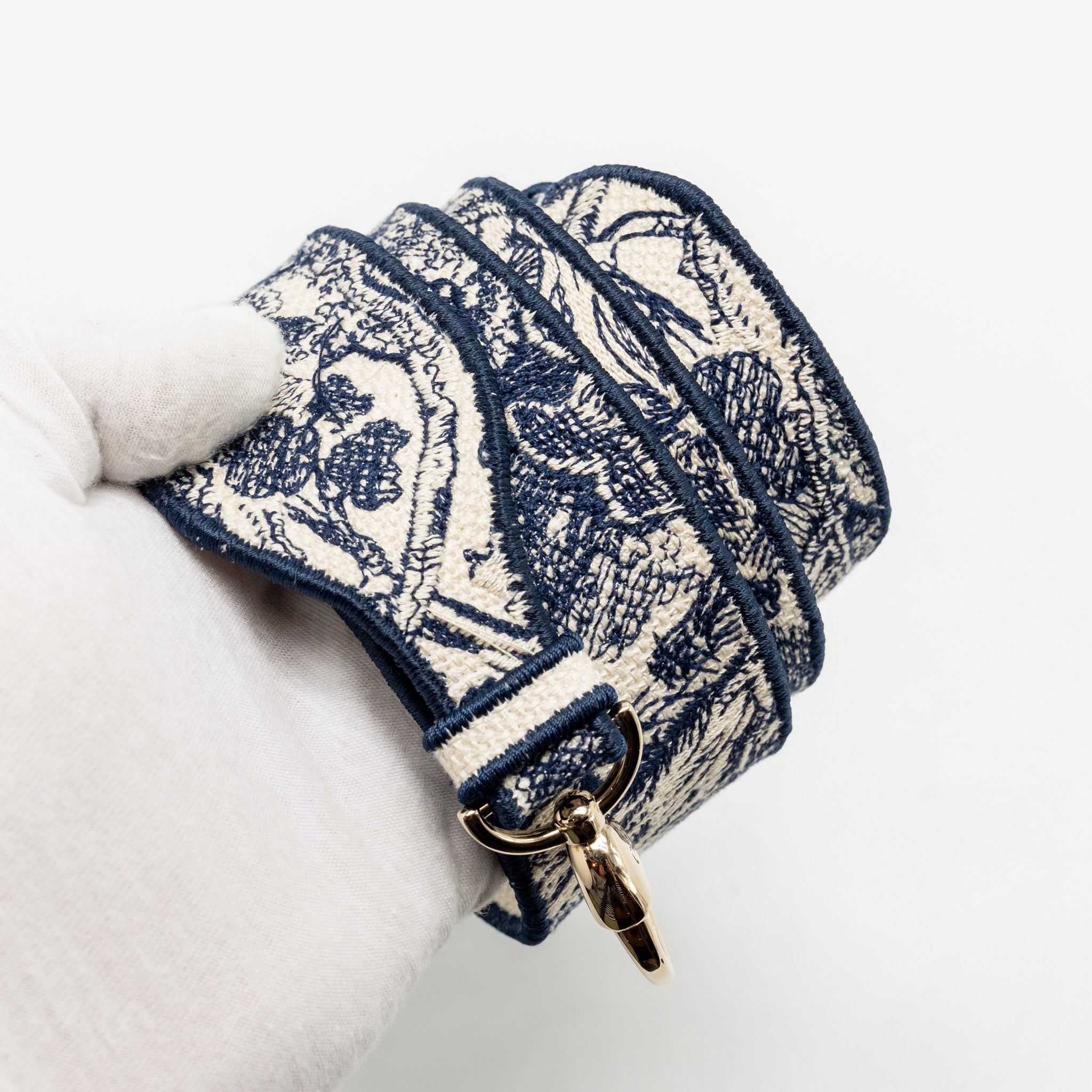 DIOR MEDIUM LADY D-LITE BAG TOILE DE JOUY EMBROIDERY BLUE LGHW