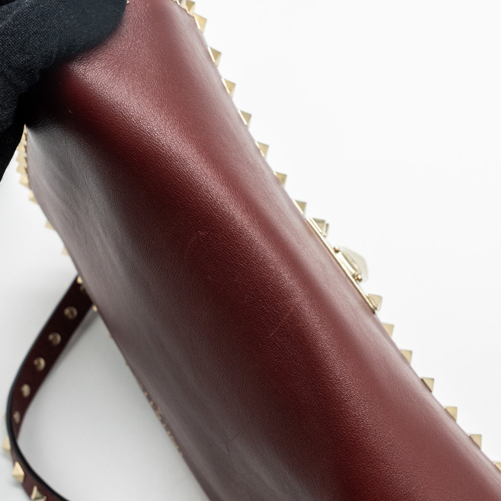 VALENTINO ROCKSTUD FLAP BAG CALFSKIN RED GHW