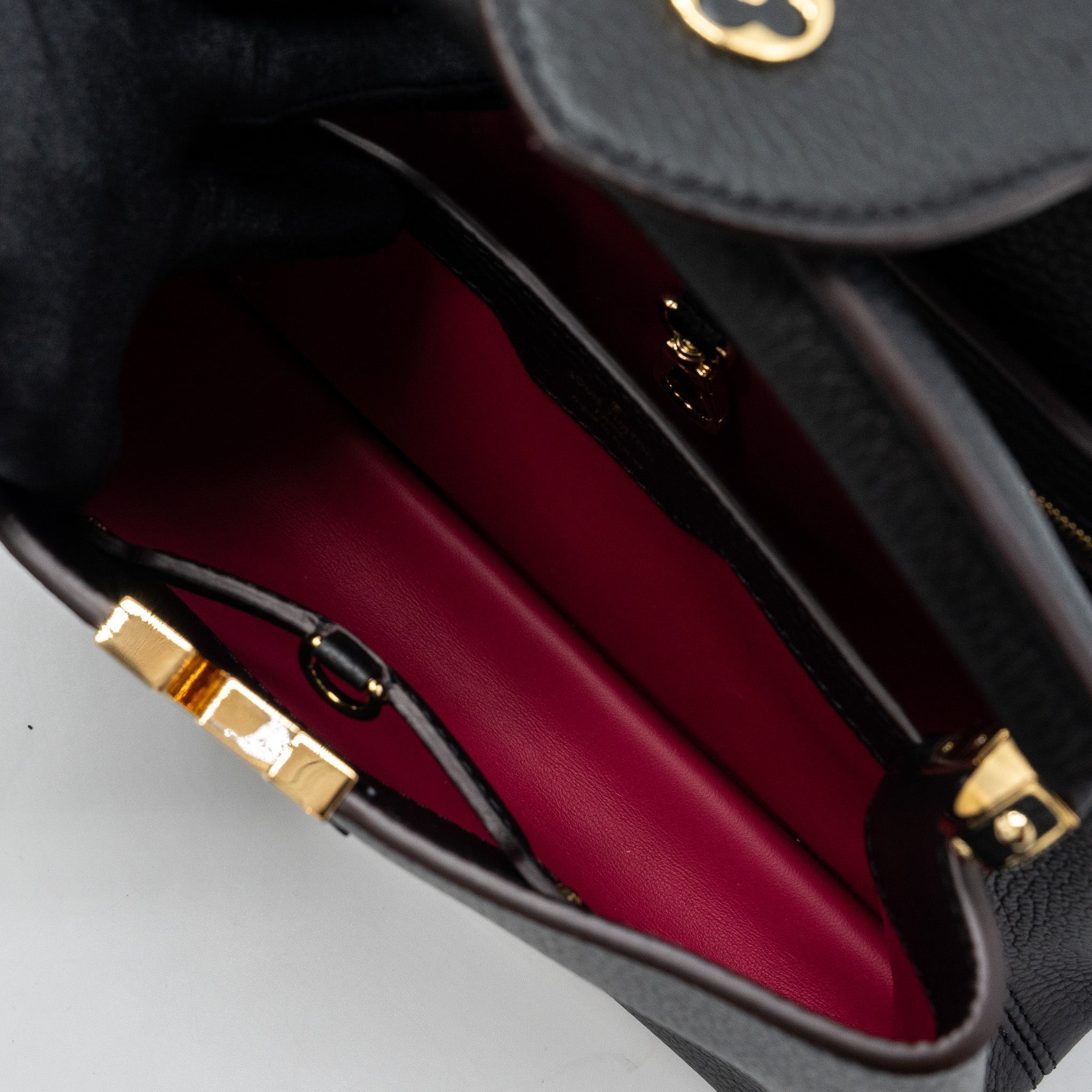 LOUIS VUITTON CAPUCINES BB TAURILLON BLACK GHW(NEW VERSION)