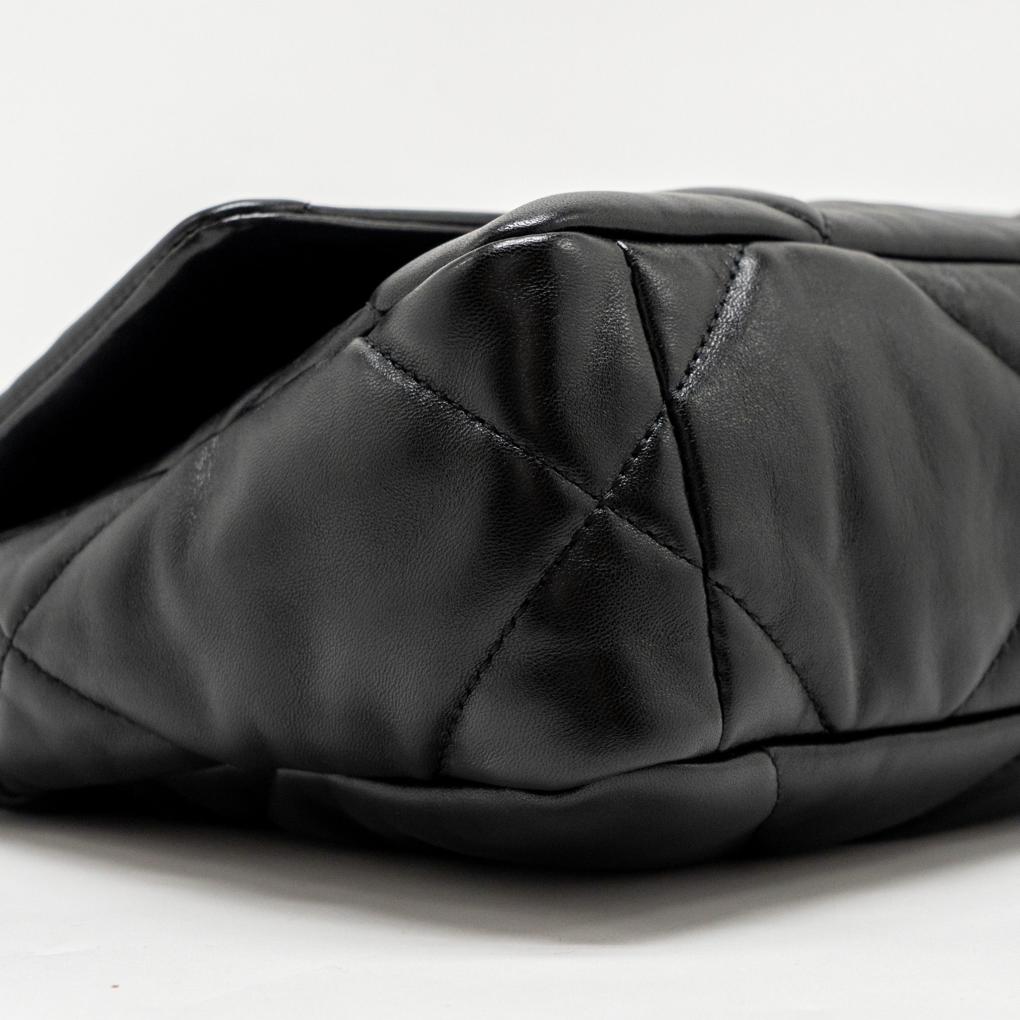 CHANEL SMALL 19 BAG LAMBSKIN BLACK MULTICOLOUR HARDWARE (MICROCHIP)