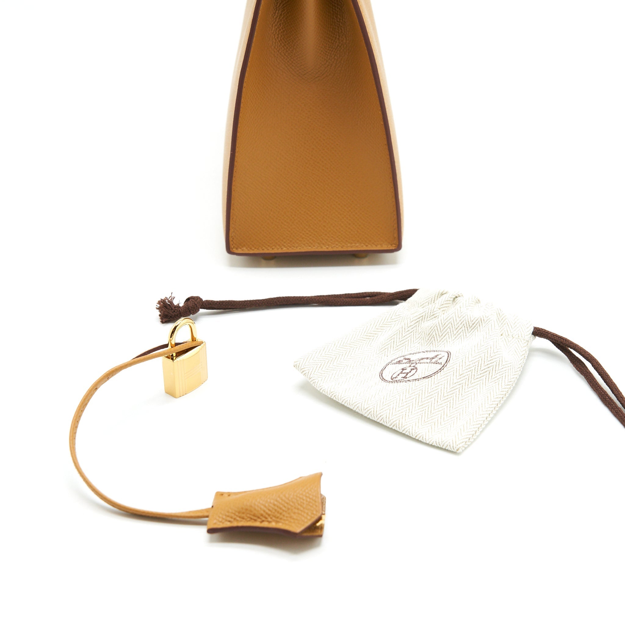 HERMES KELLY 25 SELLIER EPSOM LEATHER SESAME GHW