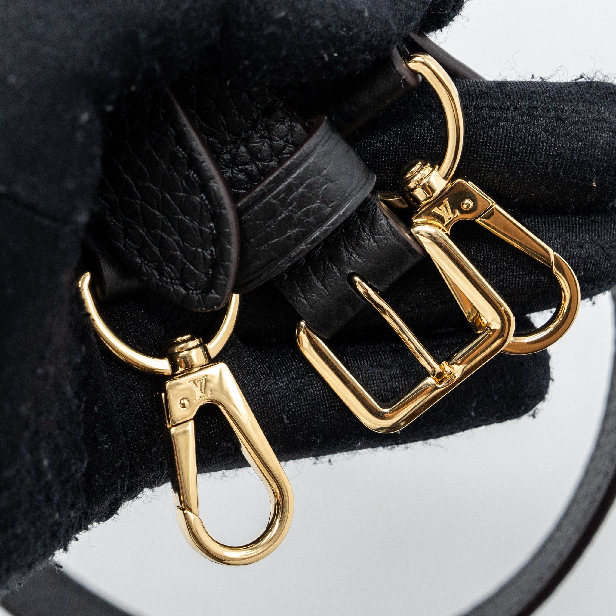 LOUIS VUITTON CAPUCINES BB TAURILLON BLACK GHW(NEW VERSION)