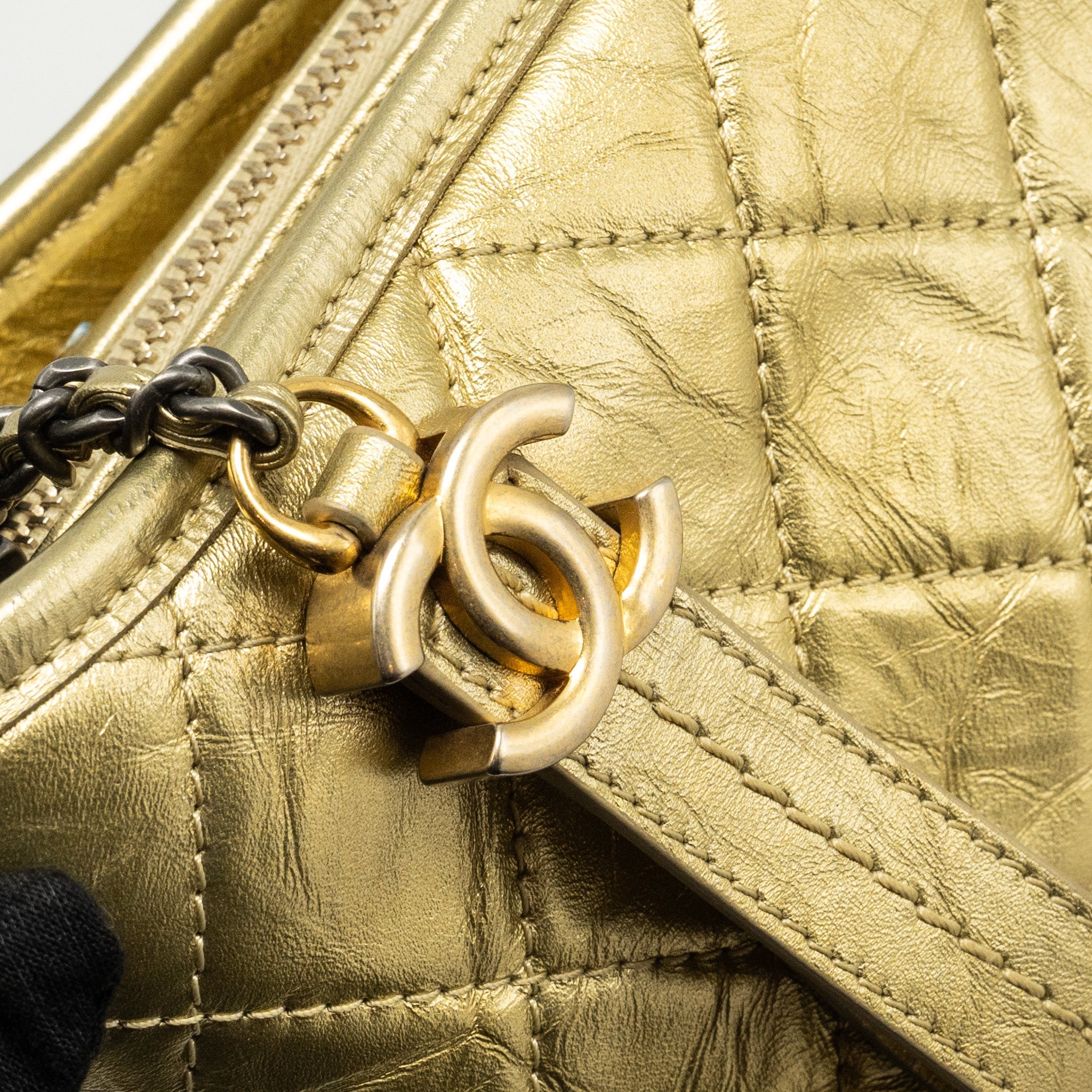 CHANEL GABRIELLE HOBO BAG CALFSKIN METALLIC GOLD MULTICOLOUR HARDWARE