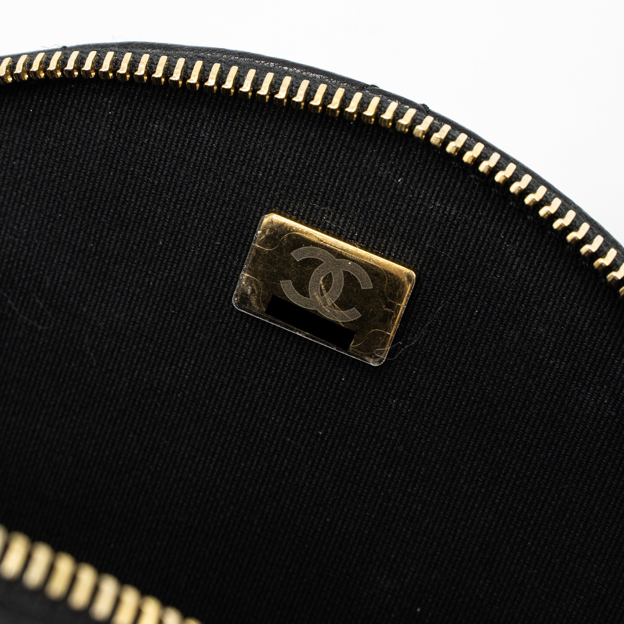 CHANEL ROUND VANITY WITH ROUND HANDLE CROSSBODY BAG LAMBSKIN BLACK GHW (MICROCHIP)
