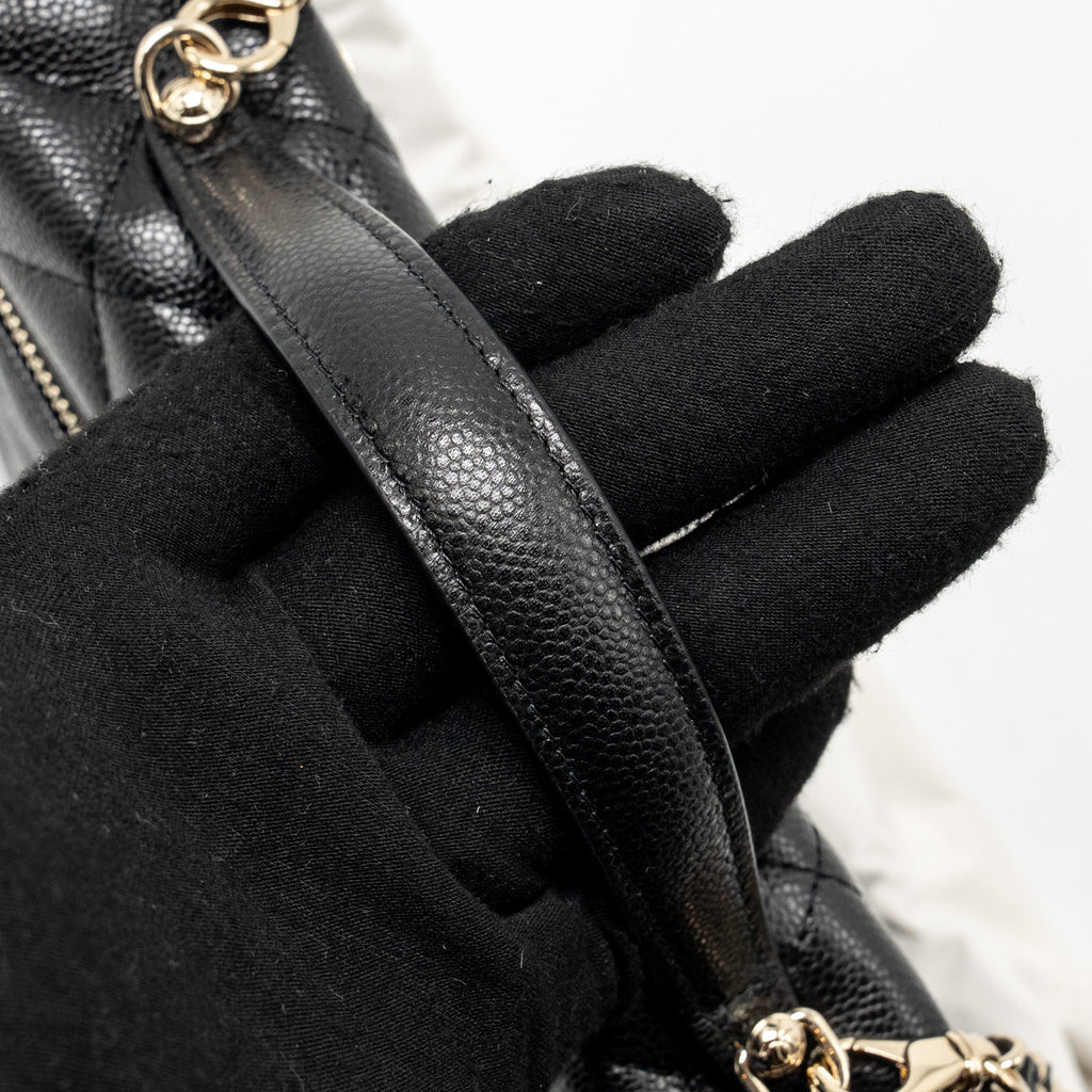 CHANEL 25P CC TOP HANDLE VANITY WITH CHAIN CAVIAR BLACK LGHW (MICROCHIP)