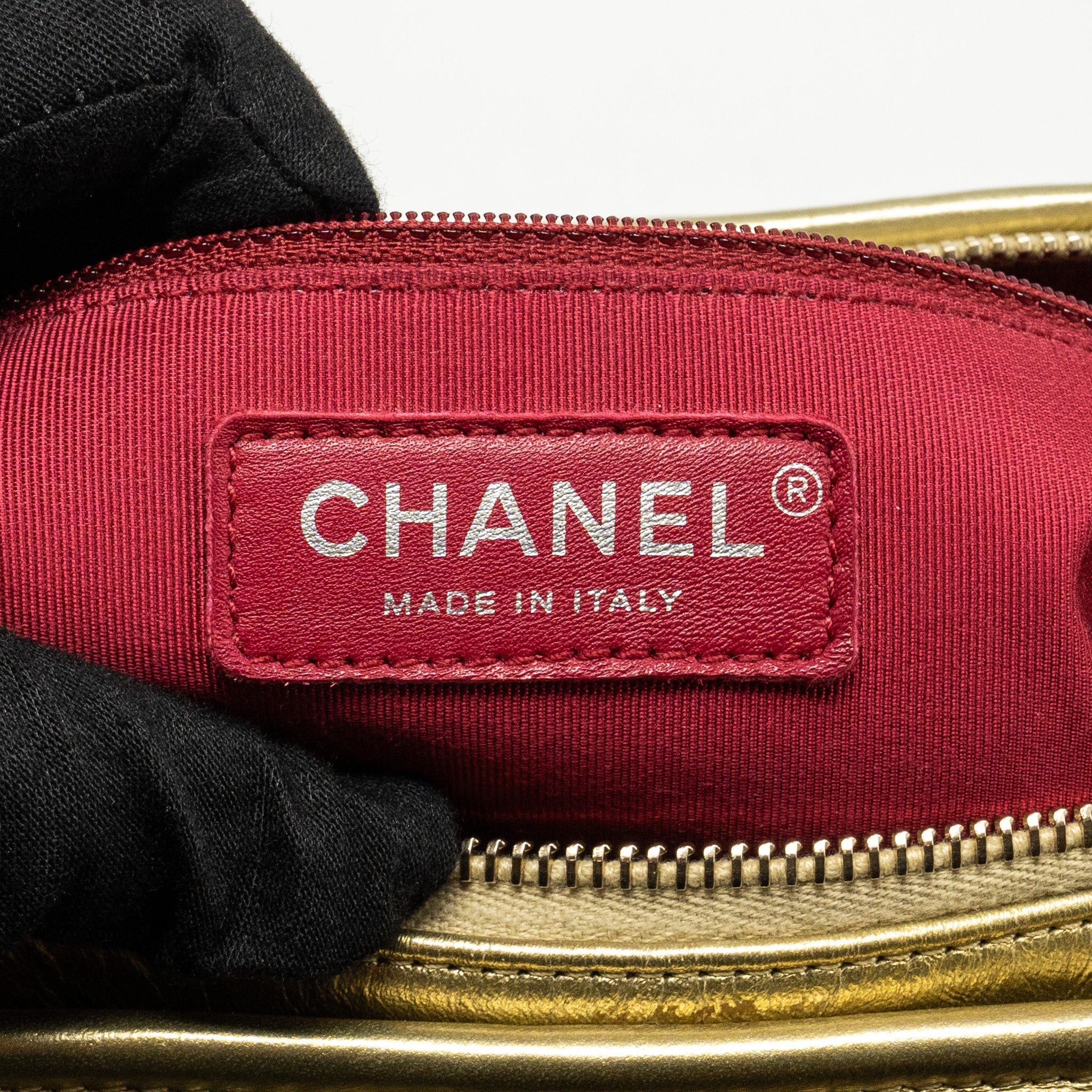 CHANEL GABRIELLE HOBO BAG CALFSKIN METALLIC GOLD MULTICOLOUR HARDWARE