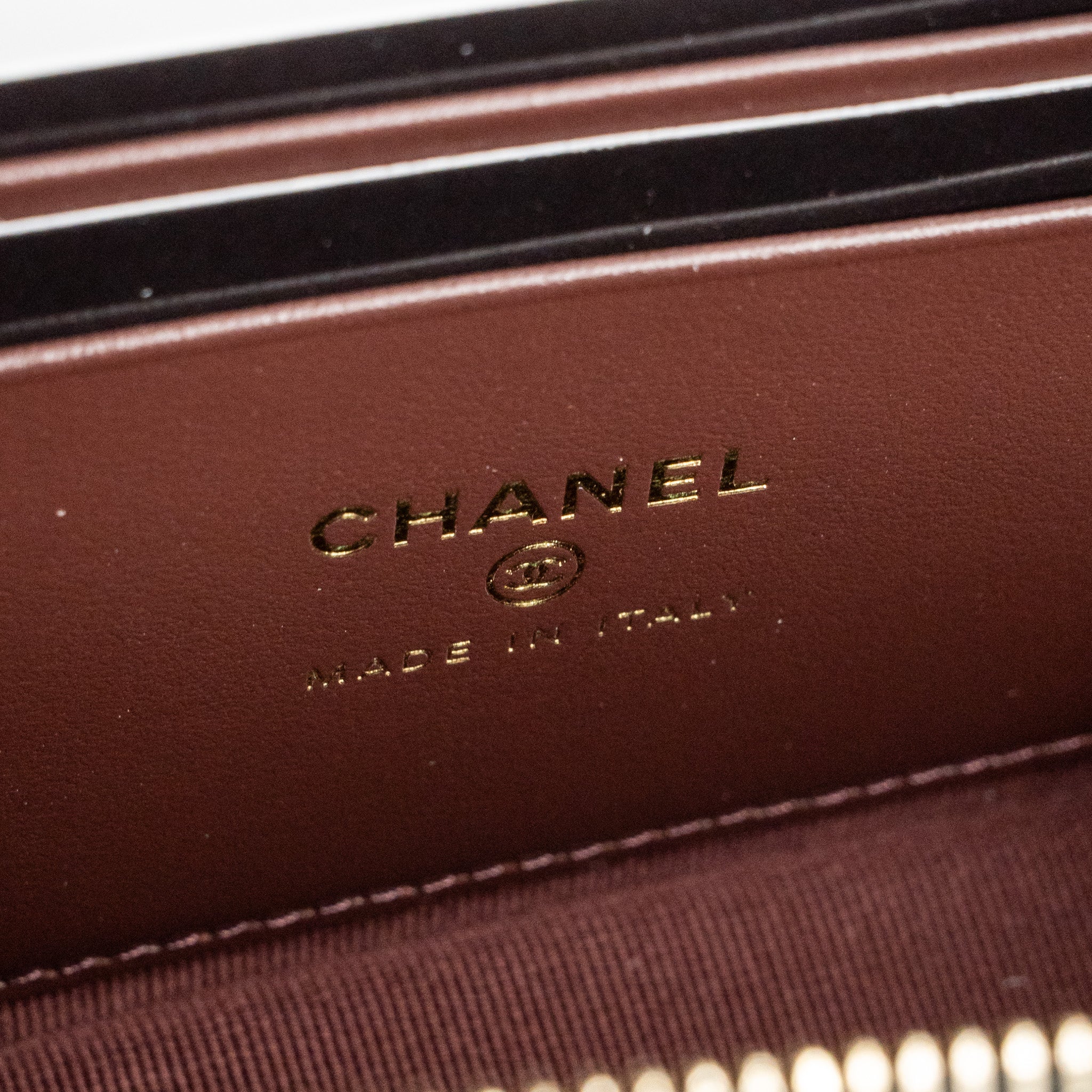 CHANEL 25P CC TOP HANDLE VANITY WITH CHAIN CAVIAR BLACK LGHW (MICROCHIP)