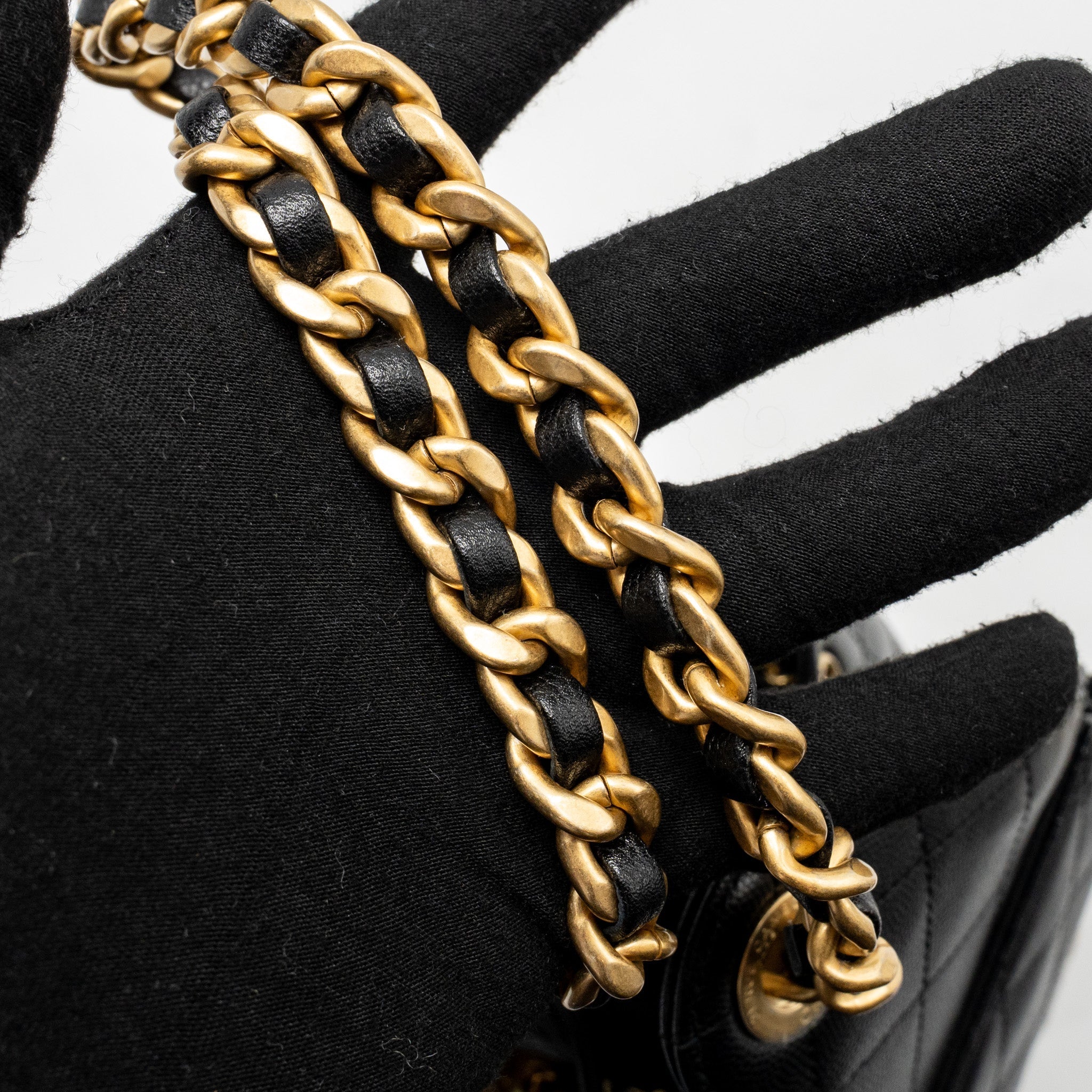 CHANEL SMALL 25 BAG CAVIAR BLACK GHW (MICROCHIP)