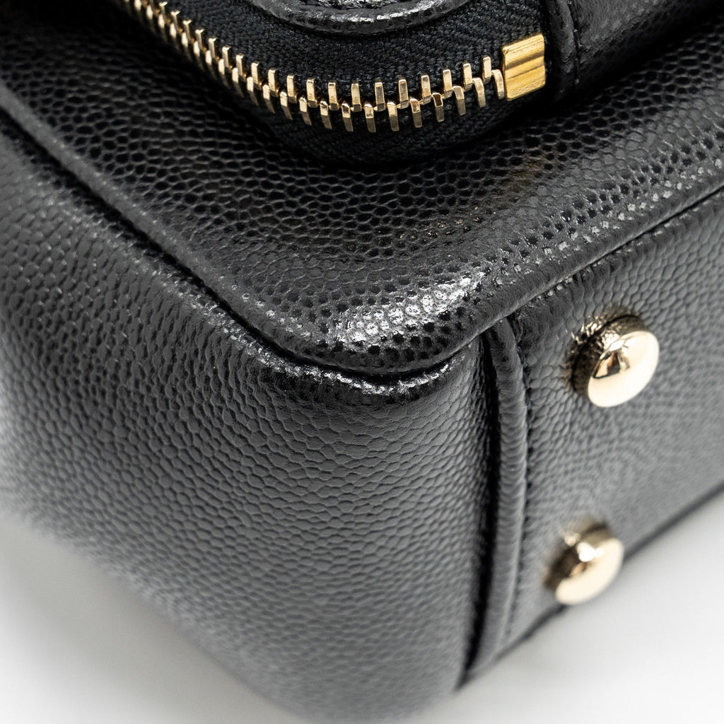 CHANEL MEDIUM BUSINESS AFFINITY CAVIAR BLACK LGHW (MICROCHIP)