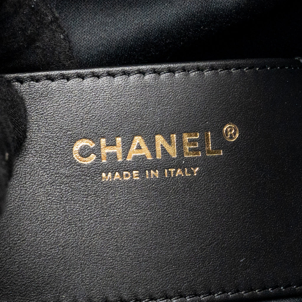 CHANEL SMALL 25 BAG CAVIAR BLACK GHW (MICROCHIP)