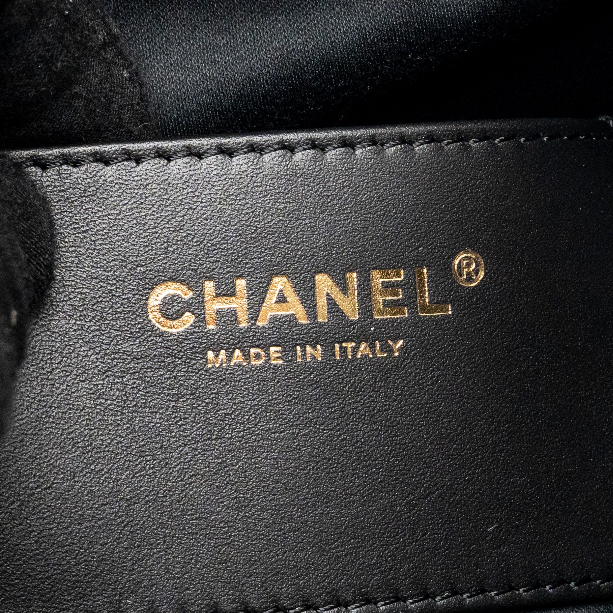 CHANEL SMALL 25 BAG CAVIAR BLACK GHW (MICROCHIP)