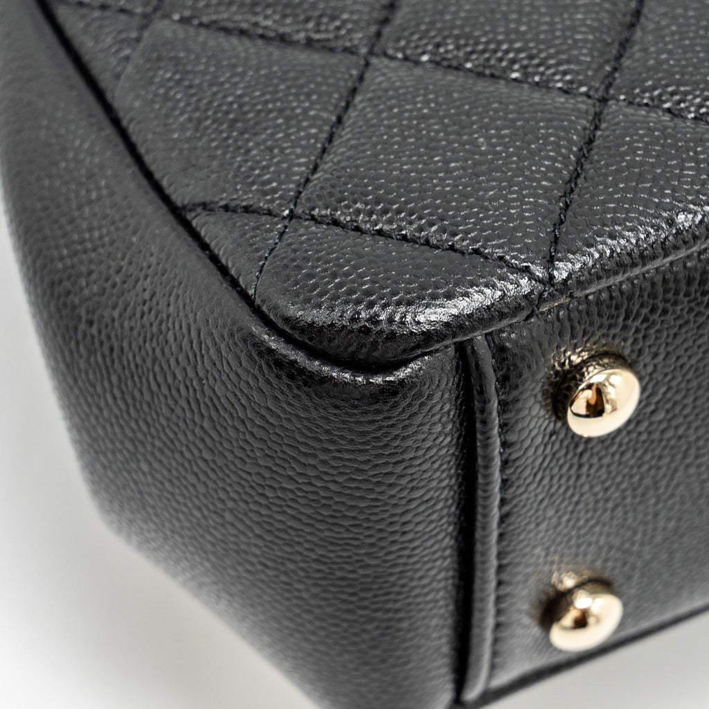 CHANEL MEDIUM BUSINESS AFFINITY CAVIAR BLACK LGHW (MICROCHIP)