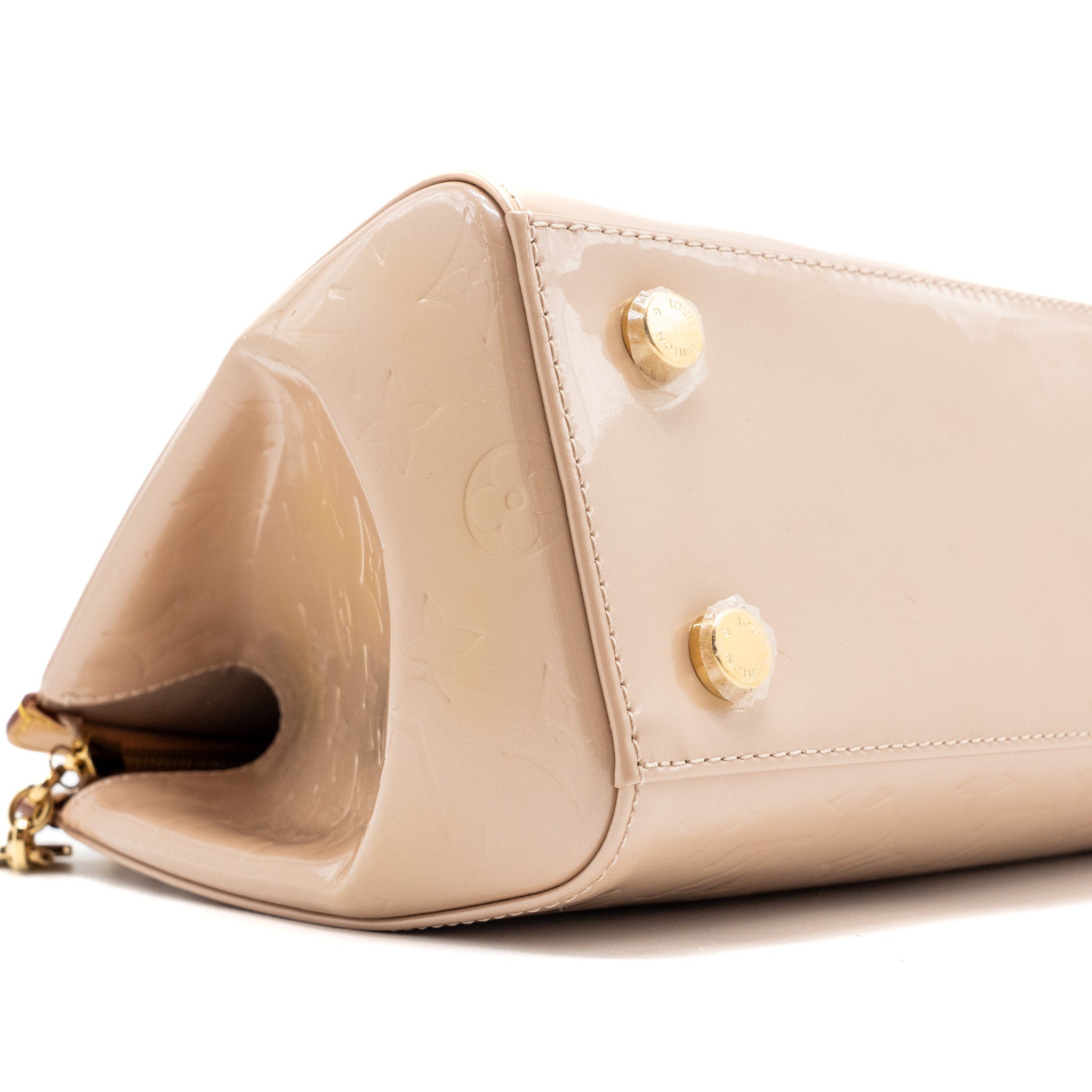 LOUIS VUITTON BREA MM PATENT LEATHER BEIGE GHW