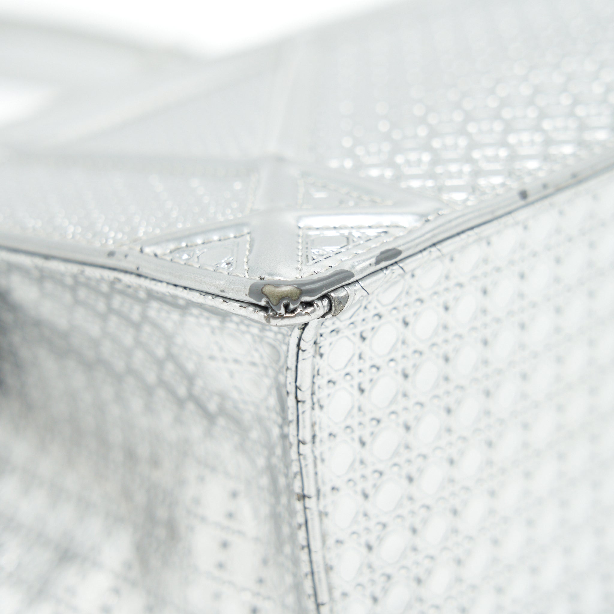 DIOR MEDIUM DIORMA METALLIC SILVER WITH SHW