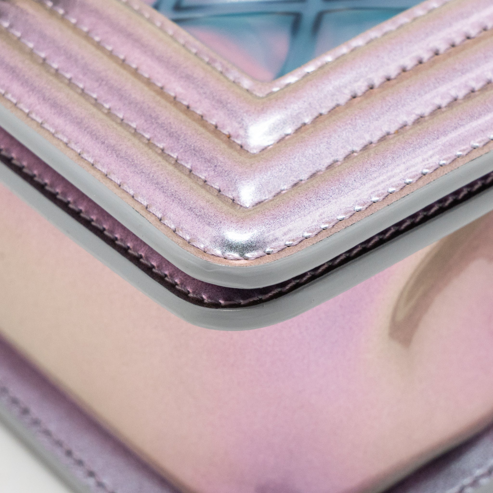 CHANEL SMALL BOY BAG LIMITED EDITION PATENT LEATHER IRIDESCENT LIGHT PURPLE SHW
