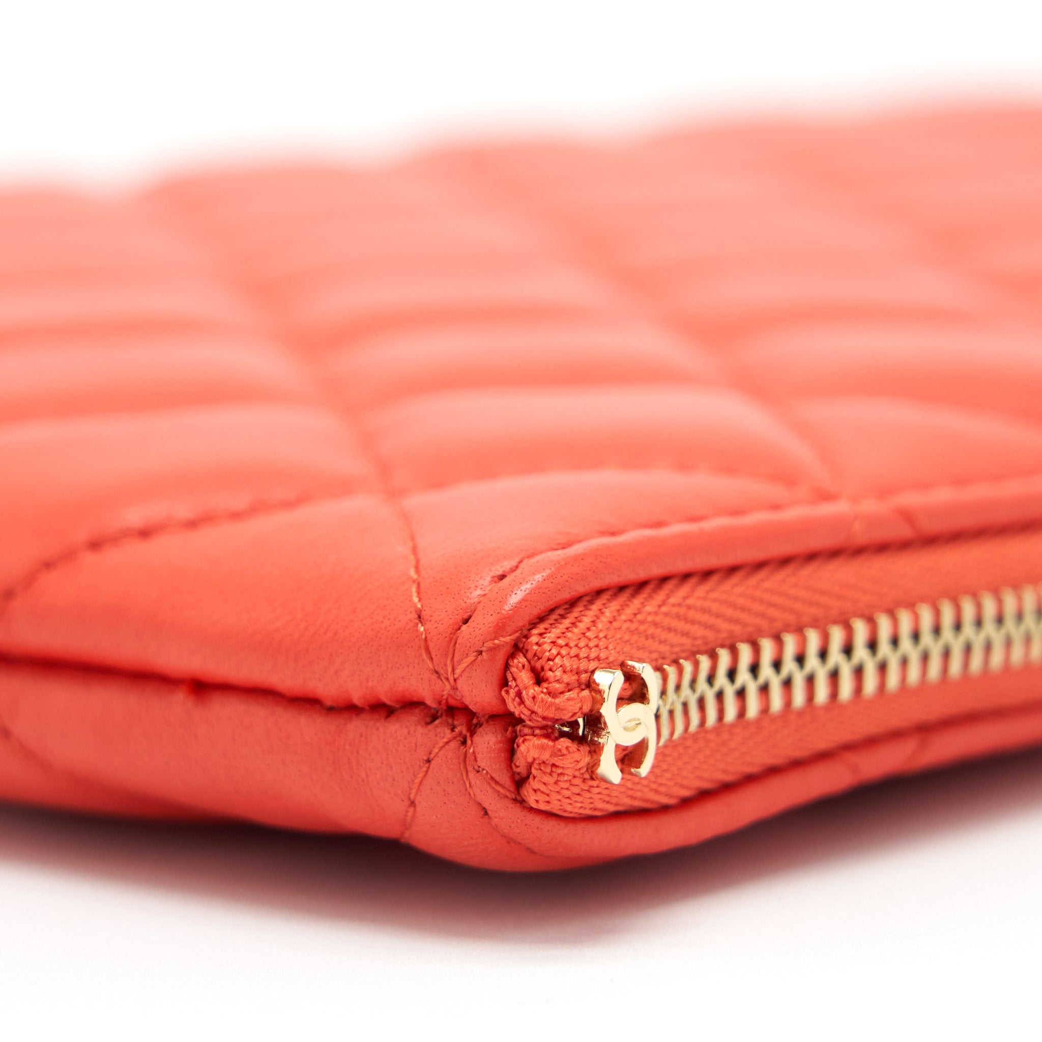 CHANEL HABANA O CASE POUCH LAMBSKIN RED GHW