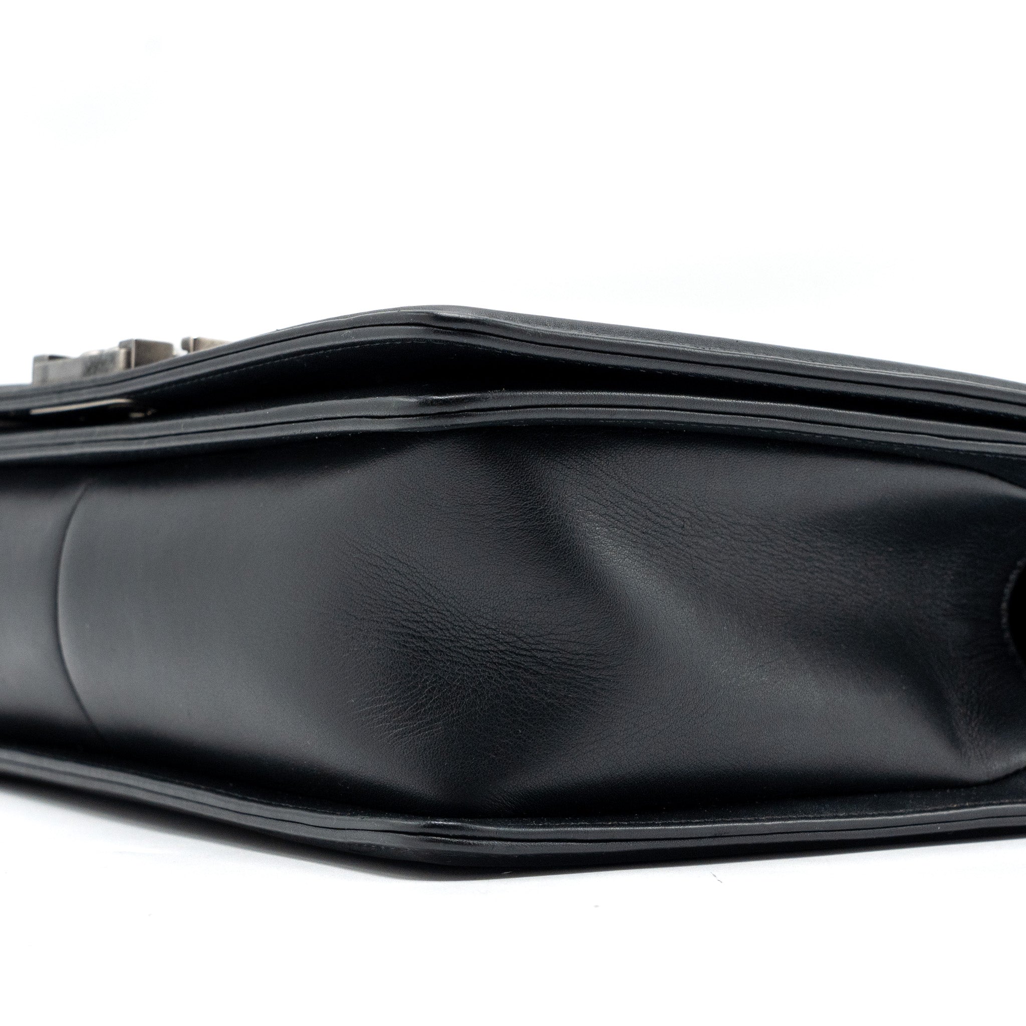 CHANEL NEW MEDIUM BOY BAG SMOOTH CALFSKIN BLACK RUTHENIUM HARDWARE