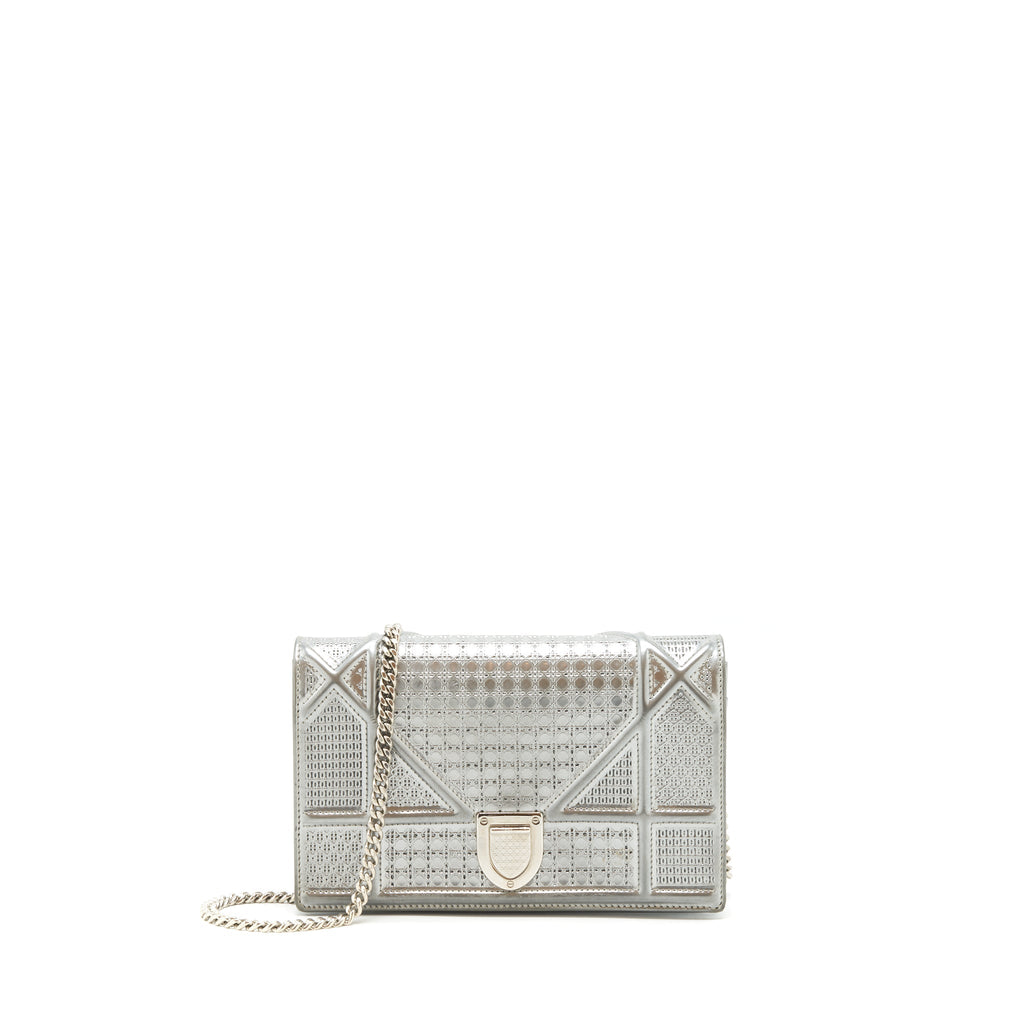 DIOR DIORAMA WALLET ON CHAIN METALLIC SILVER SHW