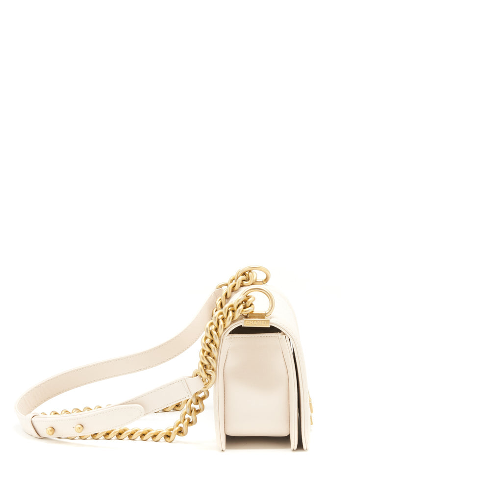CHANEL SMALL BOY CHANEL CALFSKIN WHITE GHW
