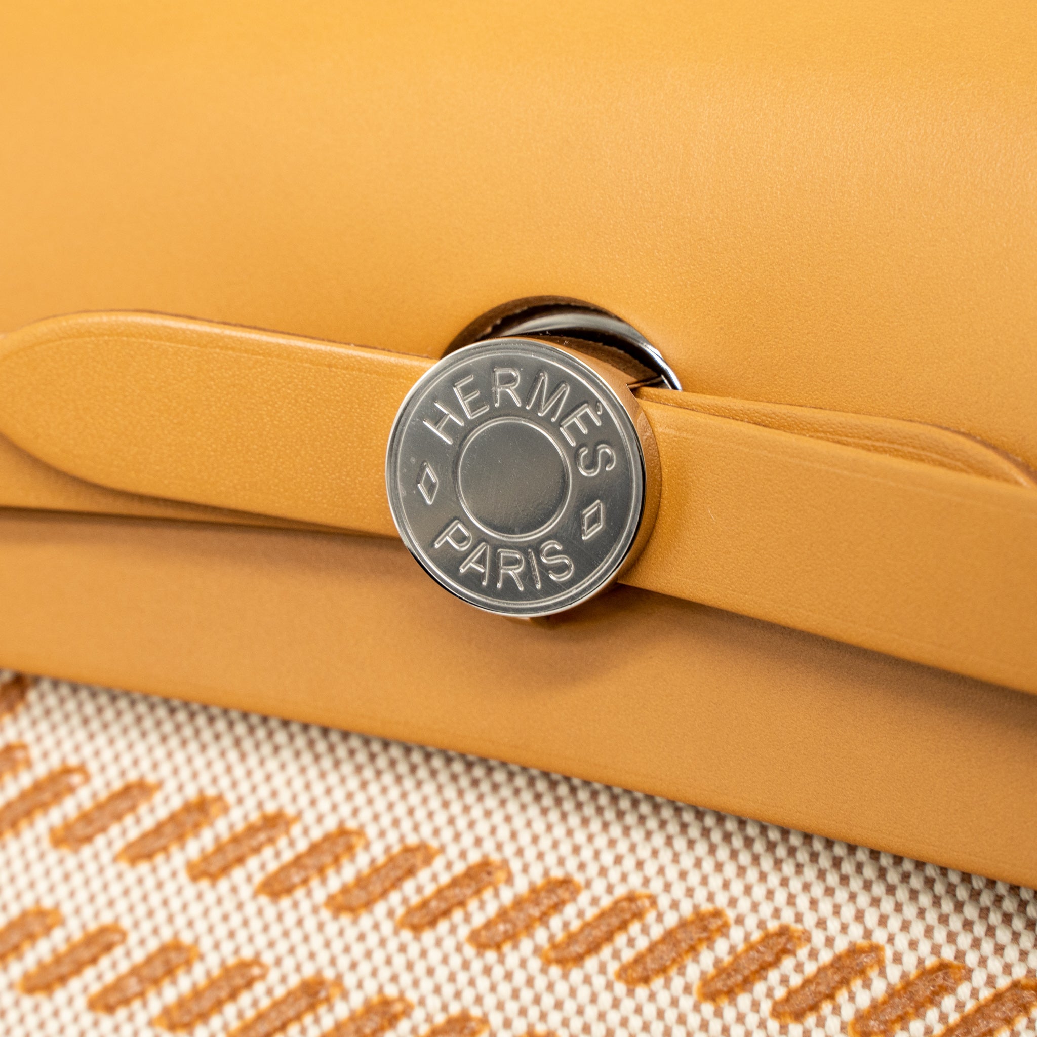 HERMES HERBAG ZIP 31 TOILE EN RELIEF CANVAS/LEATHER BRIDES SABLE/ECRU BEIGE/NAT SABLE SHW