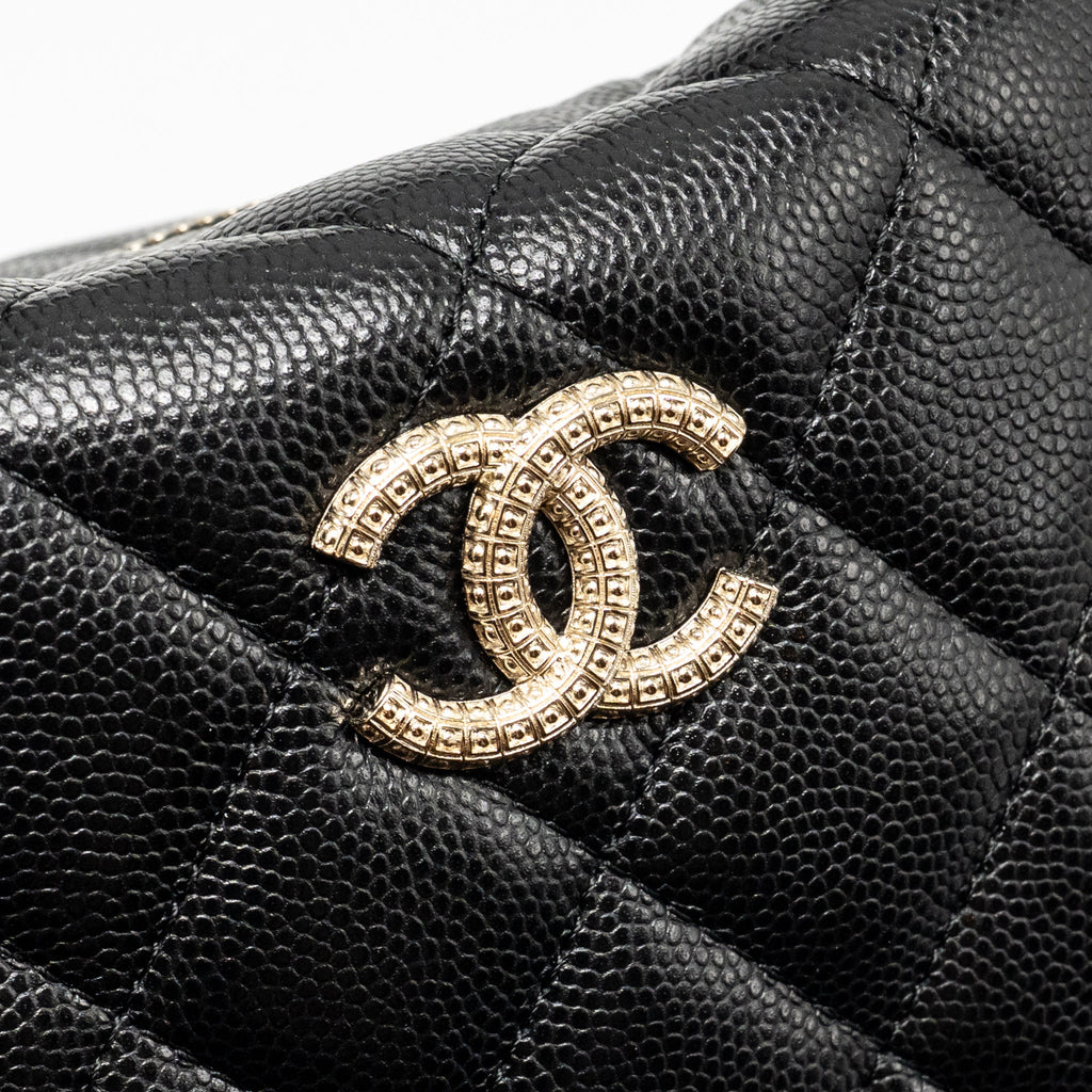 CHANEL 25C DETAIL CC LOGO QUILTED HOBO BAG CAVIAR BLACK LGHW (MICROCHIP)