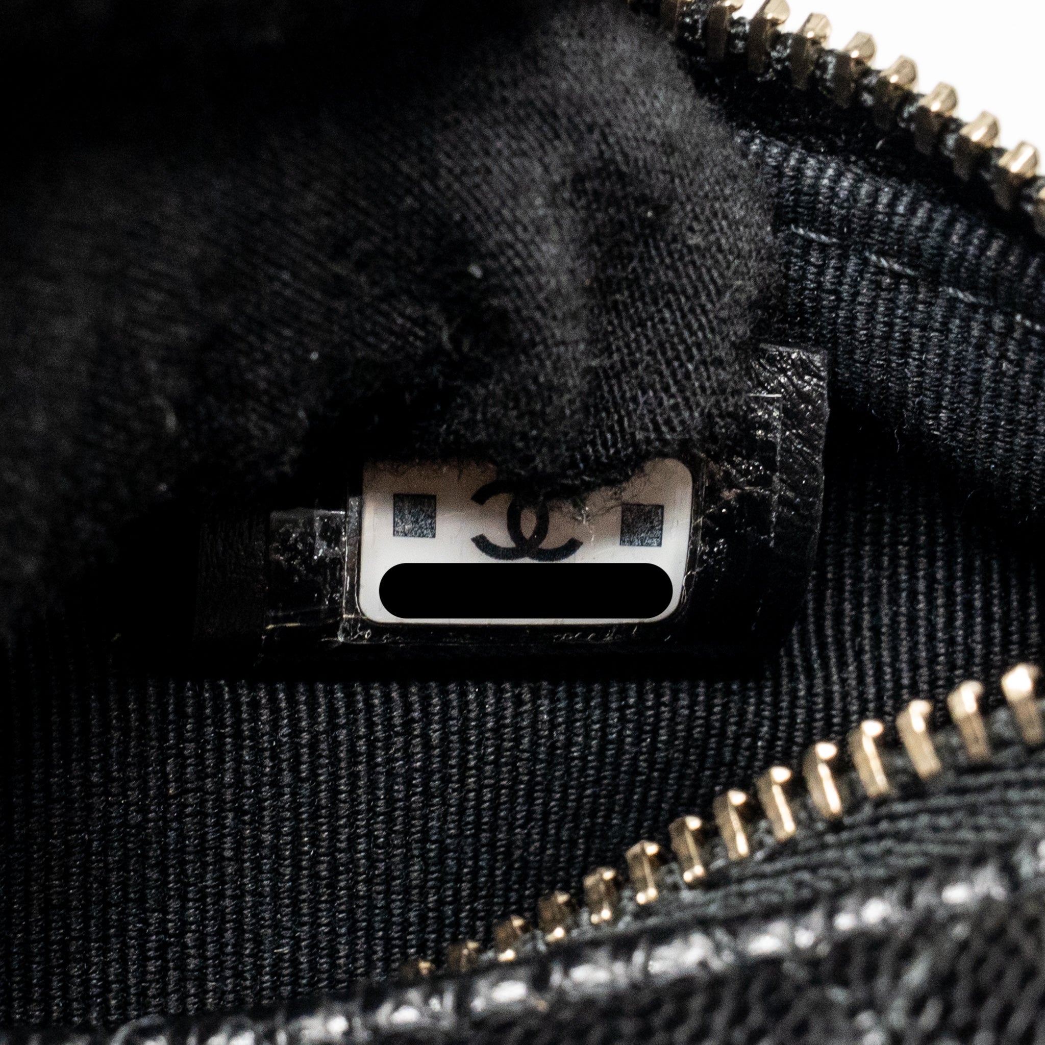 CHANEL 25C DETAIL CC LOGO QUILTED HOBO BAG CAVIAR BLACK LGHW (MICROCHIP)