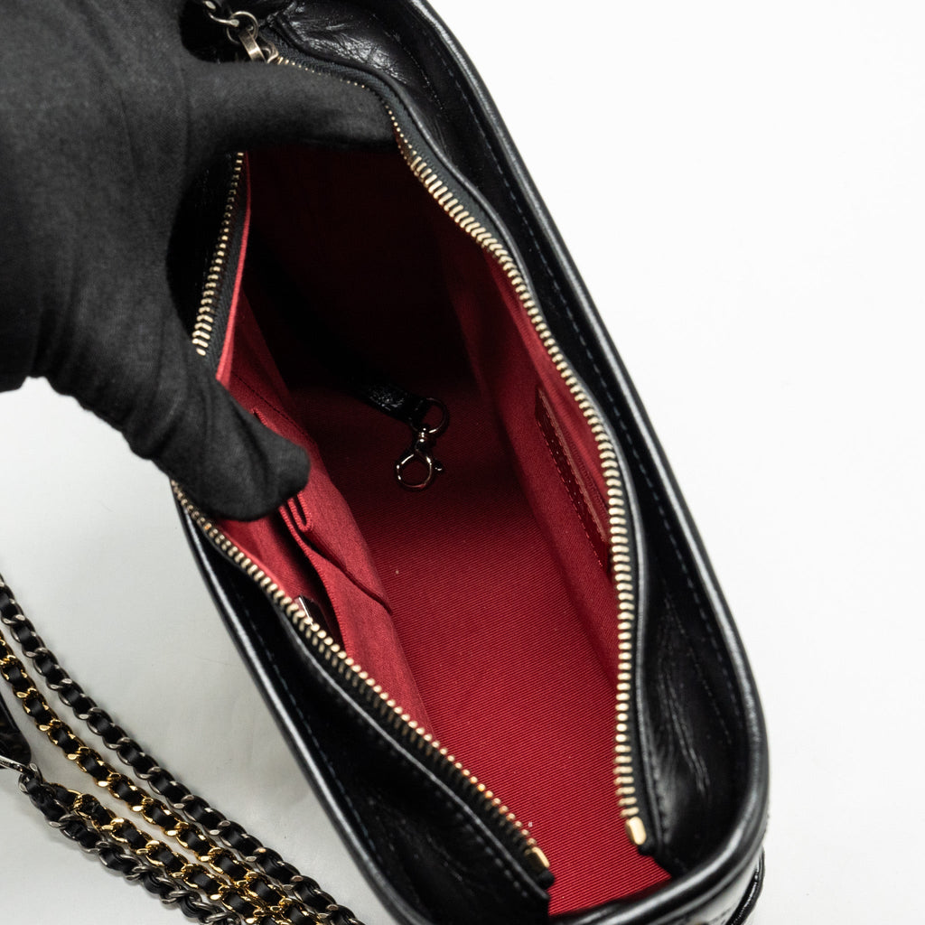 CHANEL NEW MEDIUM GABRIELLE HOBO BAG CALFSKIN BLACK MULTICOLOUR HARDWARE (MICROCHIP)