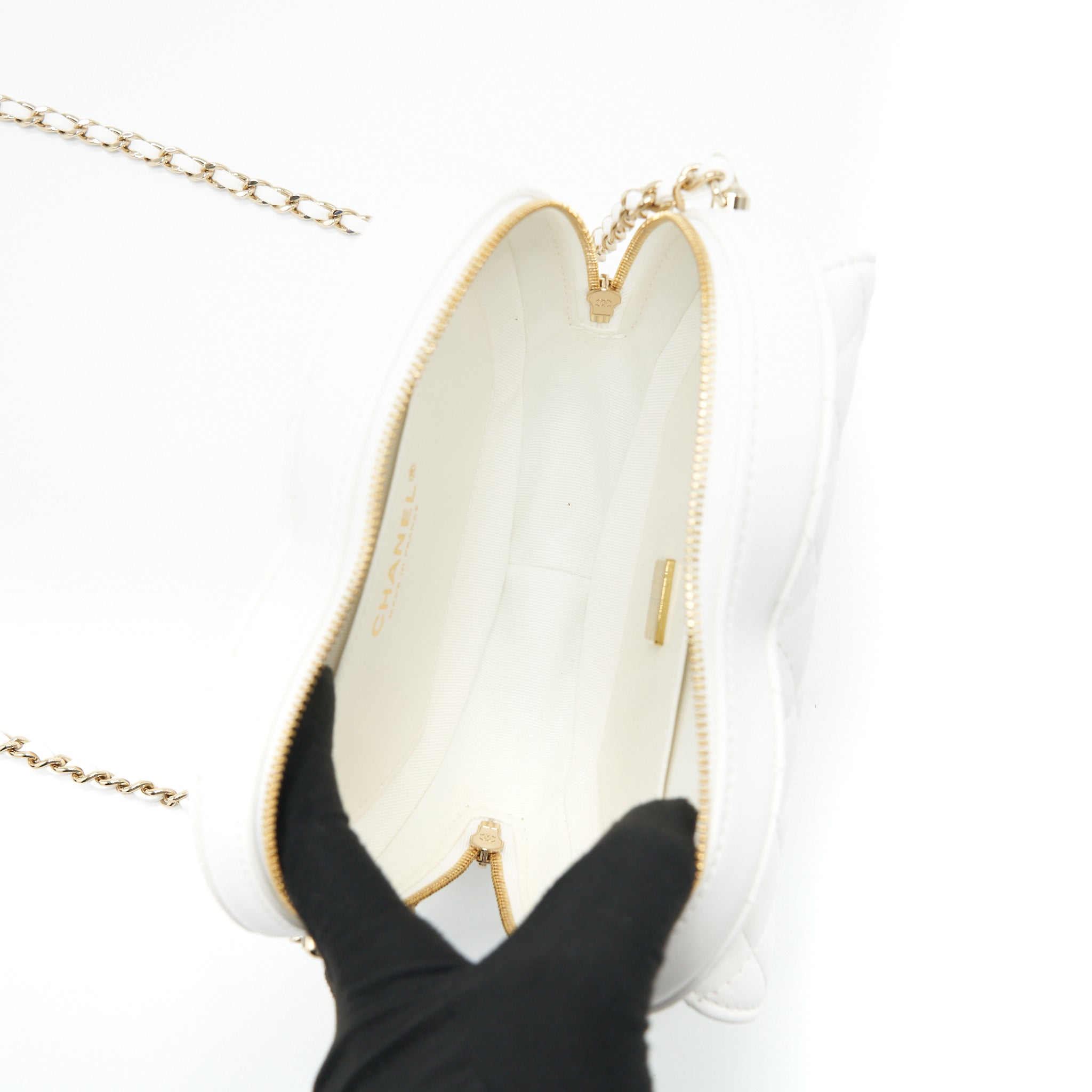 CHANEL 22S HEART BAG LAMBSKIN WHITE LGHW (MICROCHIP)
