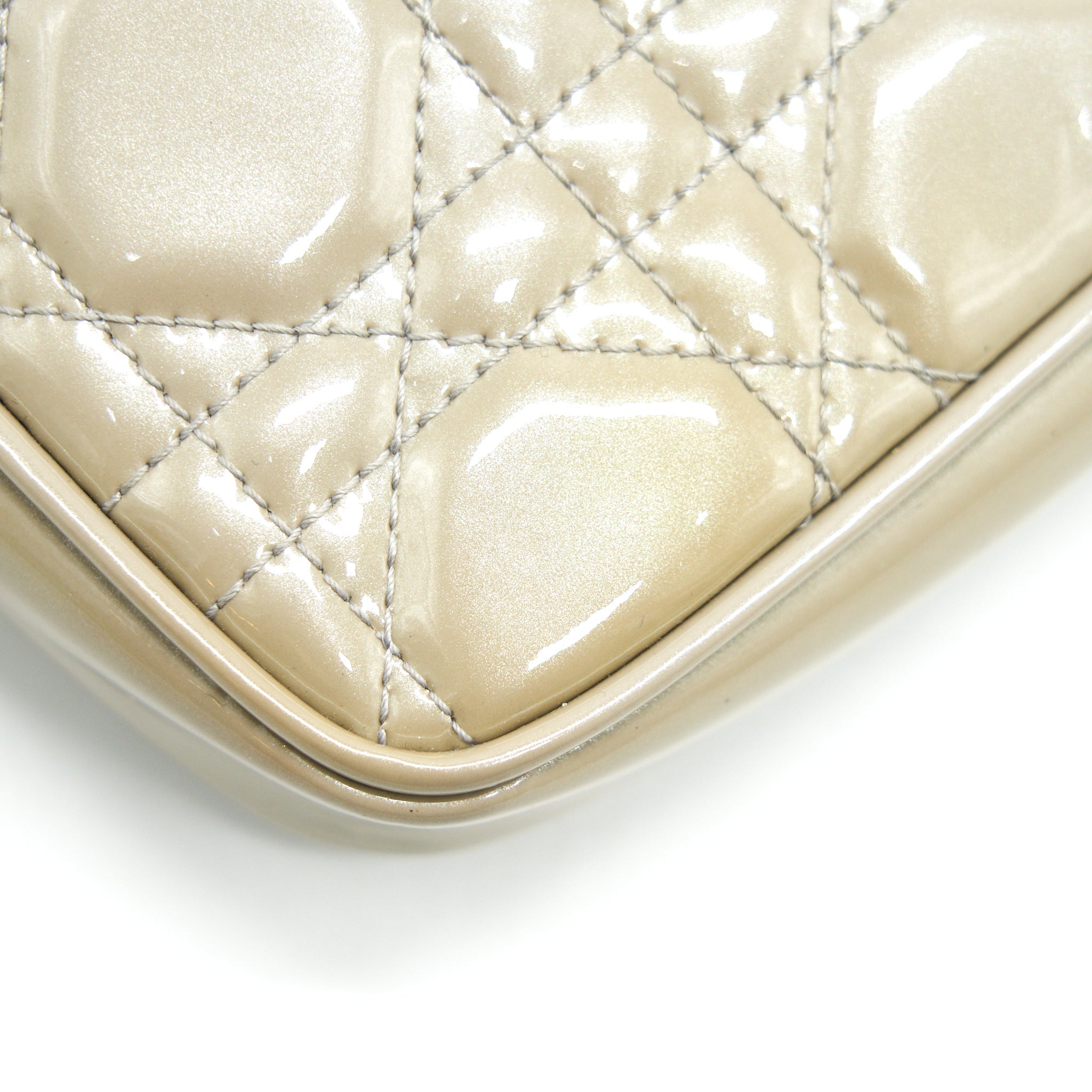 DIOR PATENT LEATHER WALLET ON CHAIN LIGHT GREY