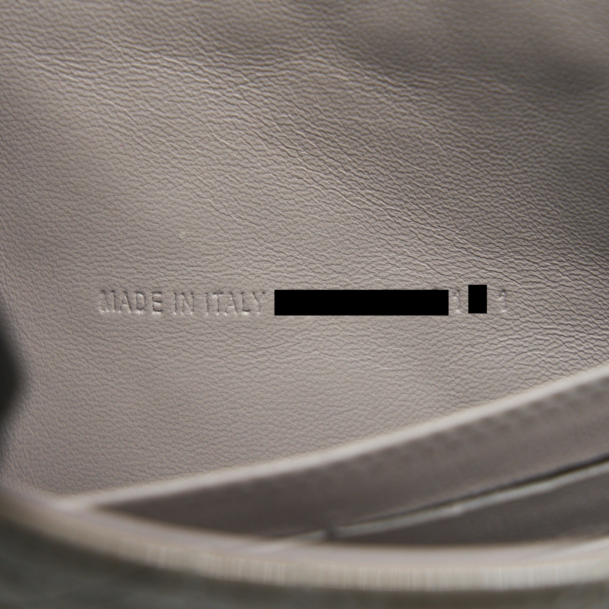 DIOR PATENT LEATHER WALLET ON CHAIN LIGHT GREY
