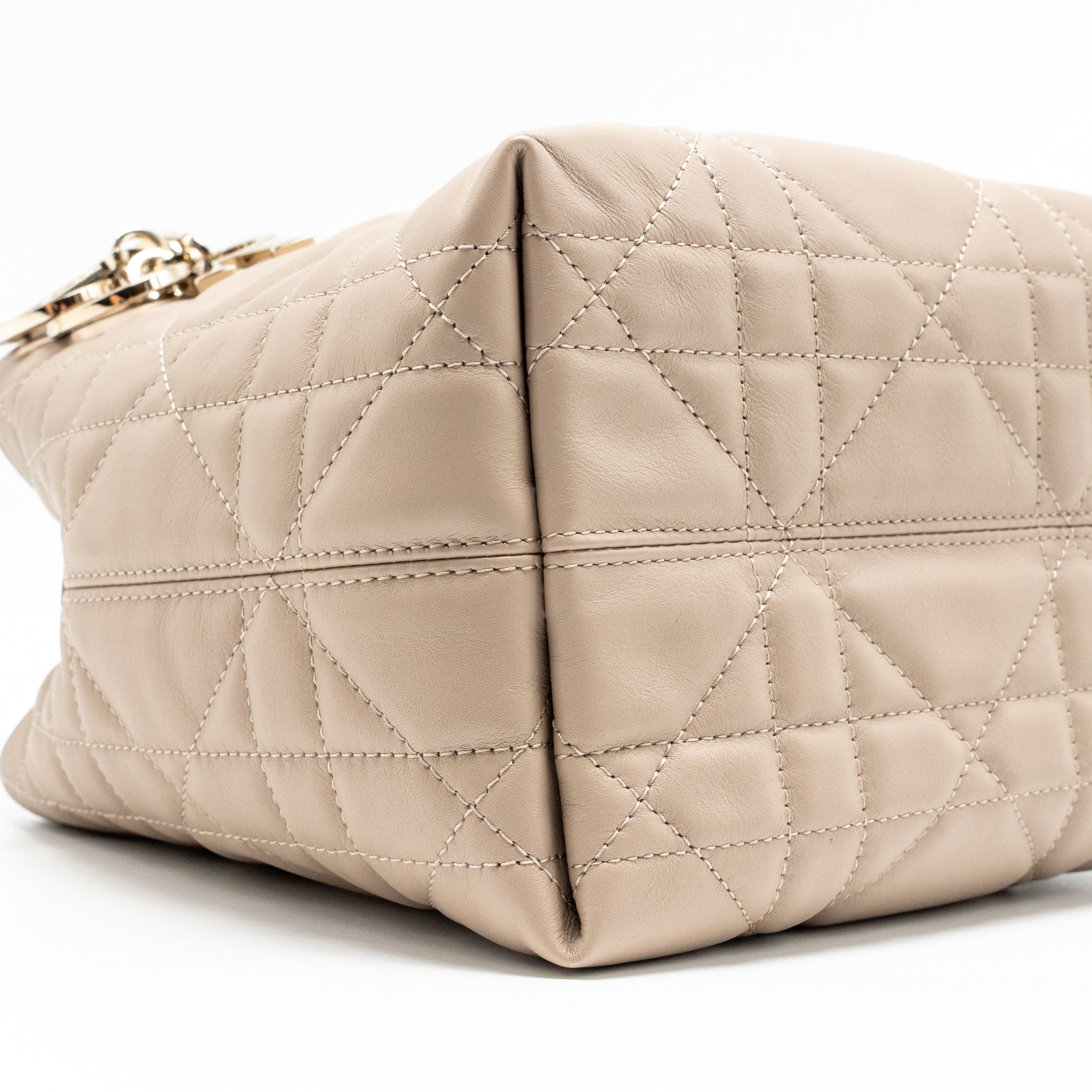 DIOR SMALL TOUJOURS TOTE BAG MACROCANNAGE CALFSKIN POWDER BEIGE LGHW