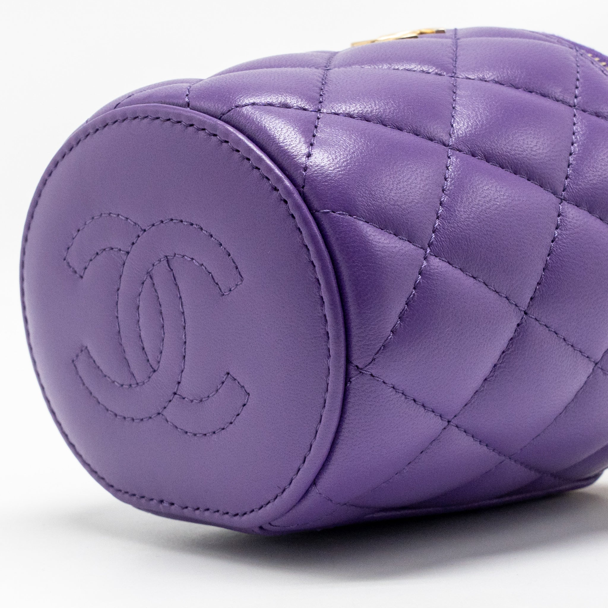 CHANEL 22A VANITY WITH CHAIN LAMBSKIN PURPLE GHW (MICROCHIP)