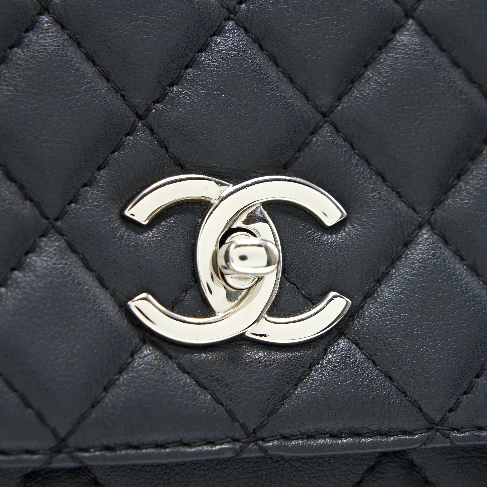 CHANEL FLAP BAG WITH CHAIN LARGE BLACK SHW